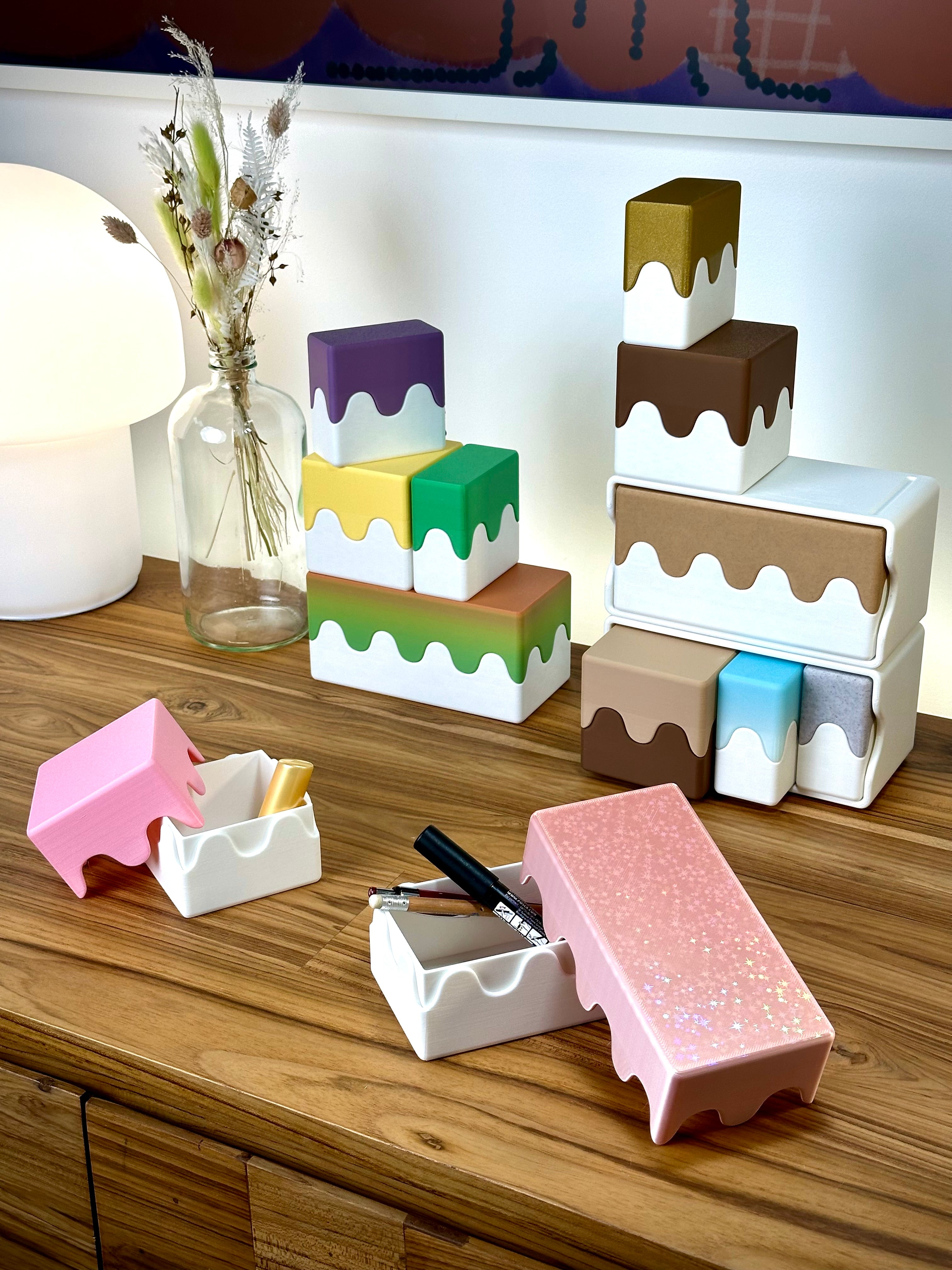 Cute Stackable Boxes with Wavy Design
