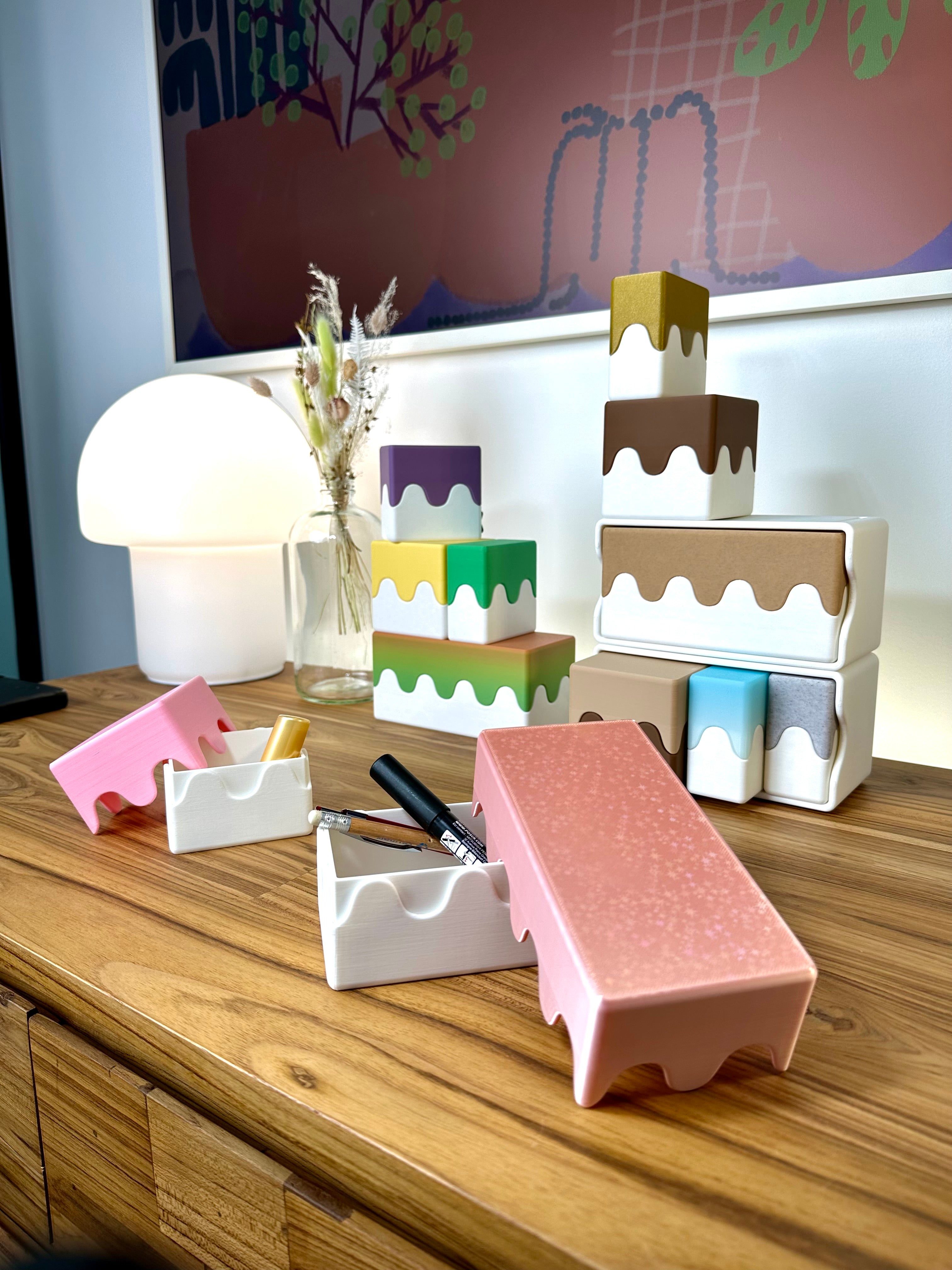 Cute Stackable Boxes with Wavy Design