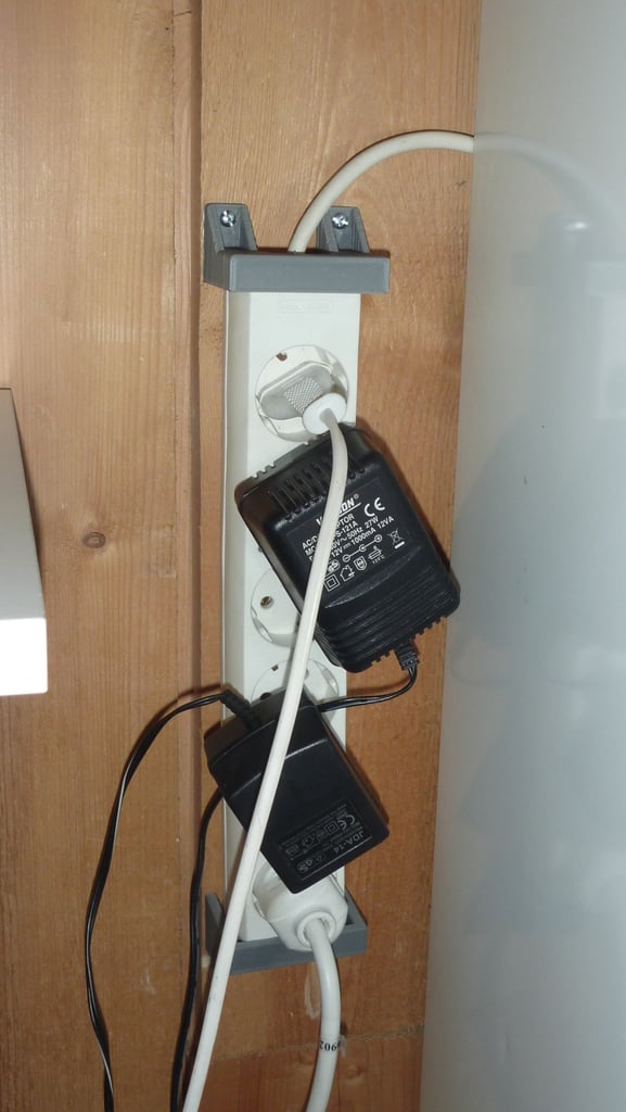Mounting bracket for power rails