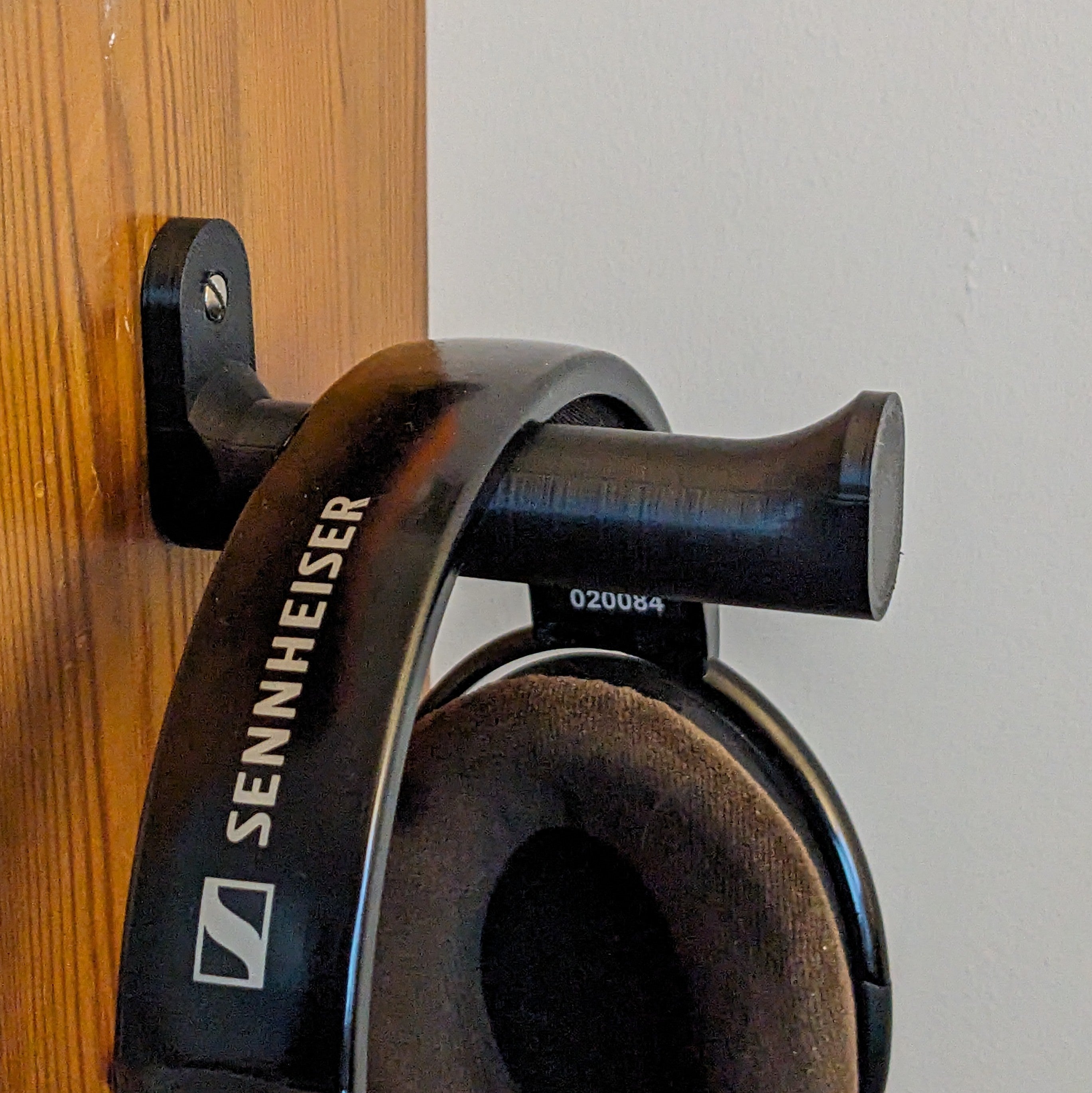 Wall Mounted Headphone Holder – Compact Design