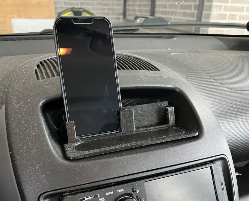 Car phone holder for Toyota Aygo, Peugeot 107, Citroen C1 (2005-2018 models) - iPhone 12/13/14 &amp; iPhone 12/13 mini