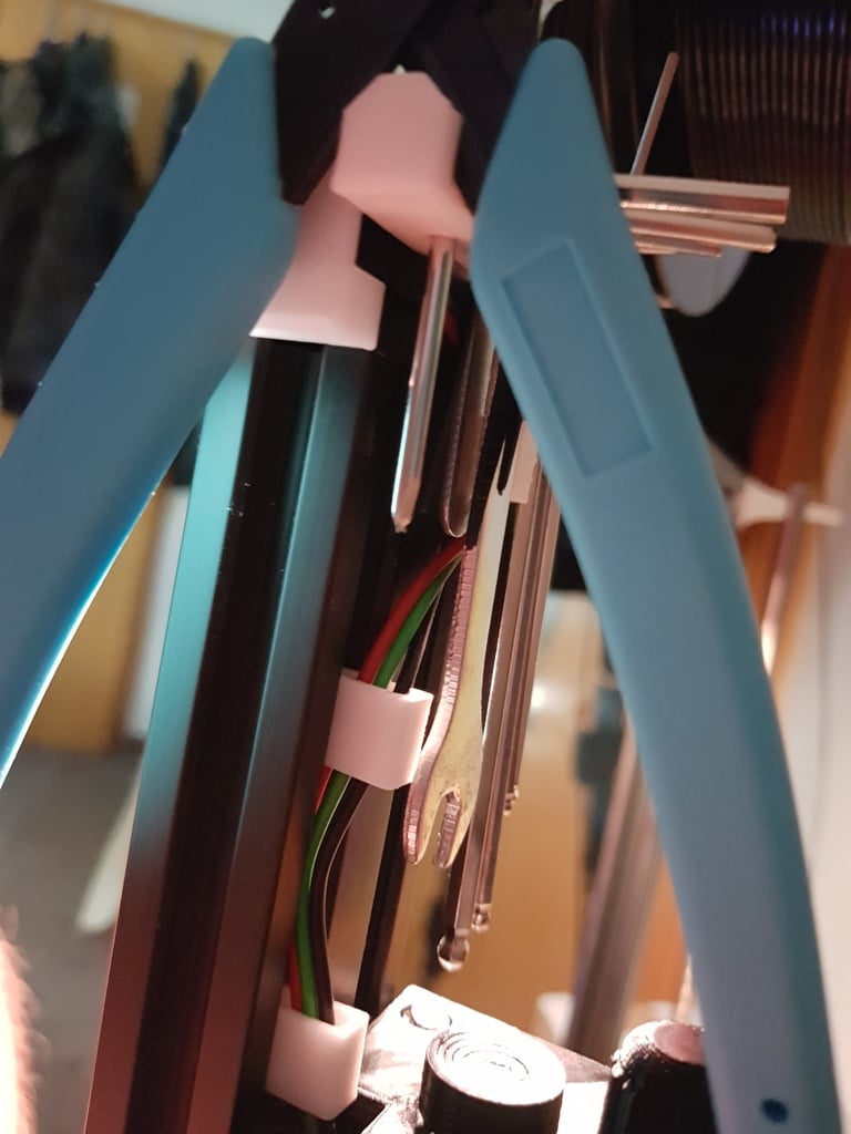 Ends 3 Cable clips