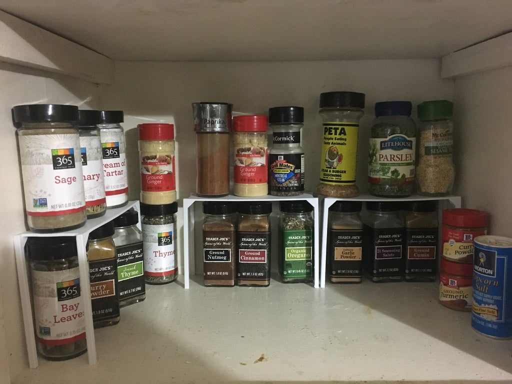 Practical Spice Rack for the Kitchen