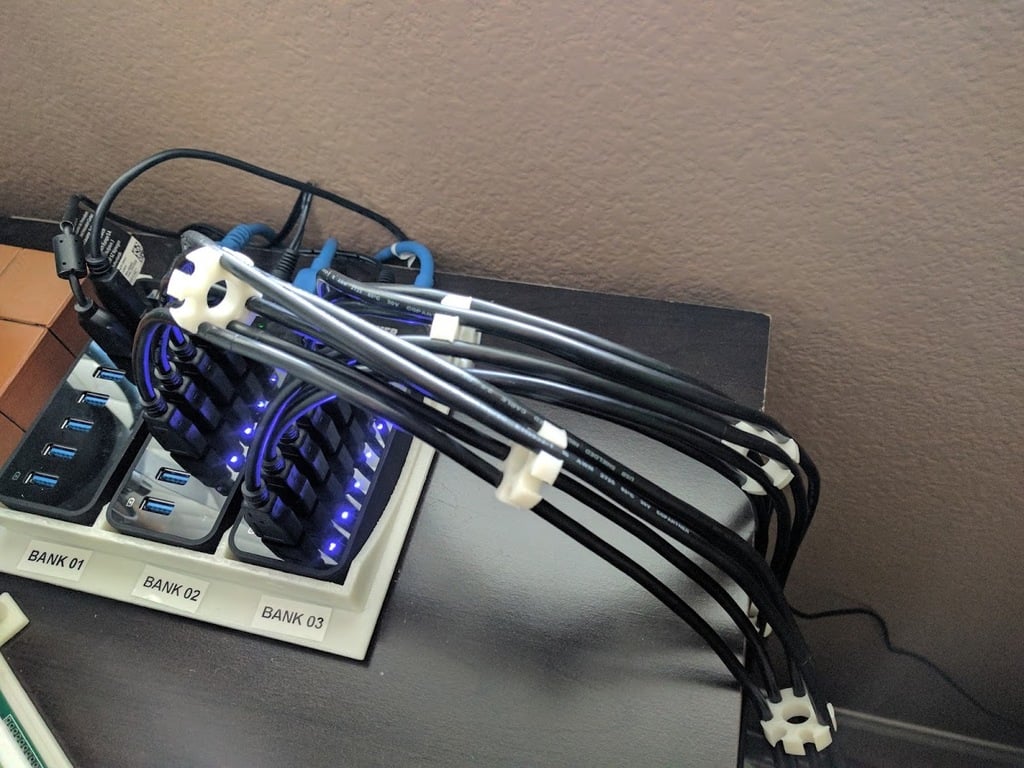Heptagonal USB Cable Bundle Organizer
