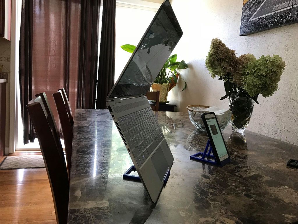 Universal iPad Pro and Tablet Stand without Pencil Holder