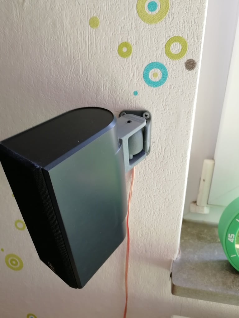 Wall Mount for Speakers - Universal and Robust (Max 4 kg)