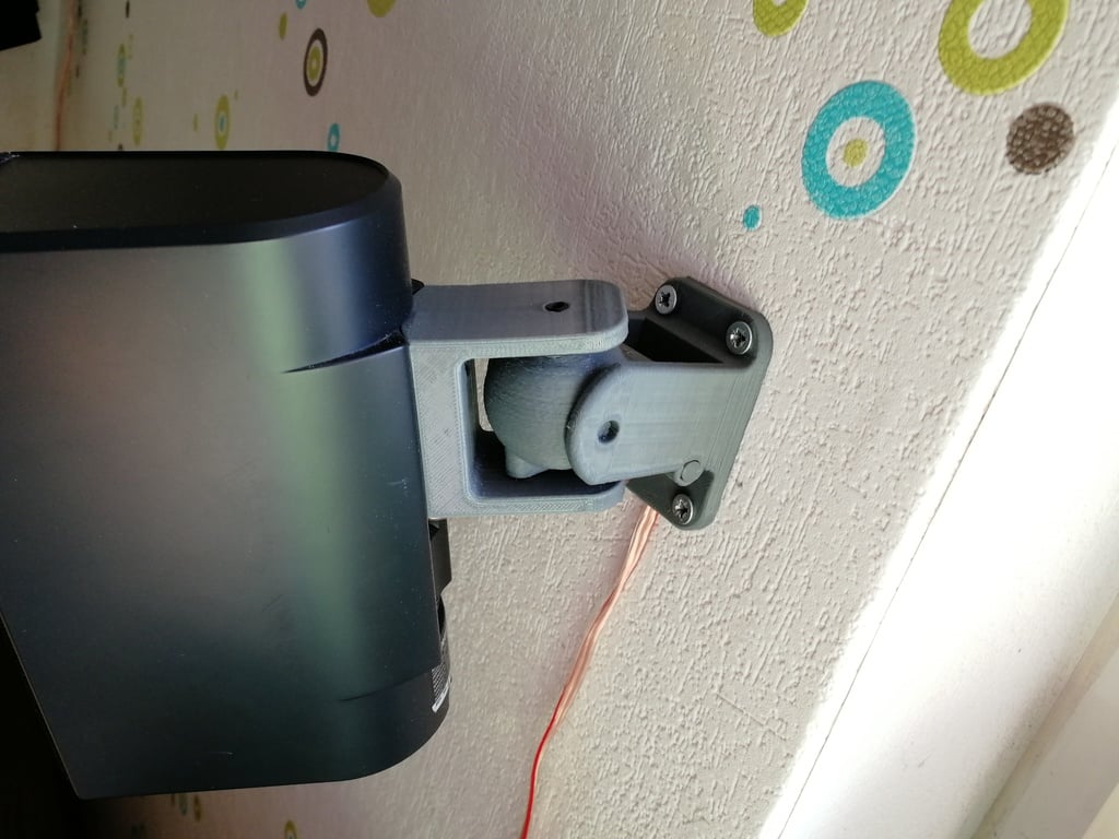 Wall Mount for Speakers - Universal and Robust (Max 4 kg)
