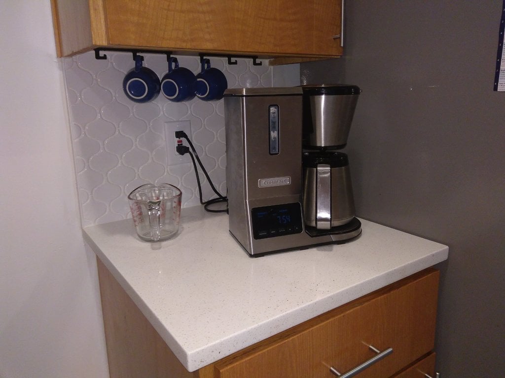 Space-saving Hanger for Cups and Mugs