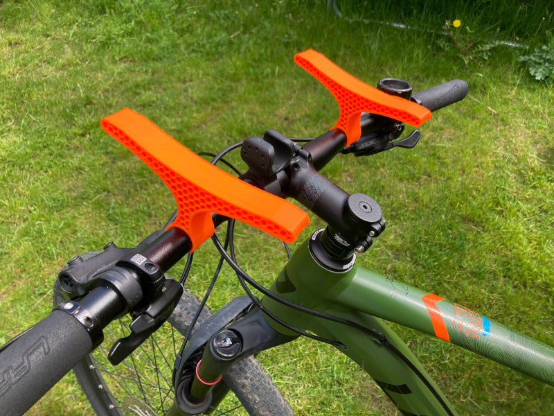 Bike repair stand for handlebars