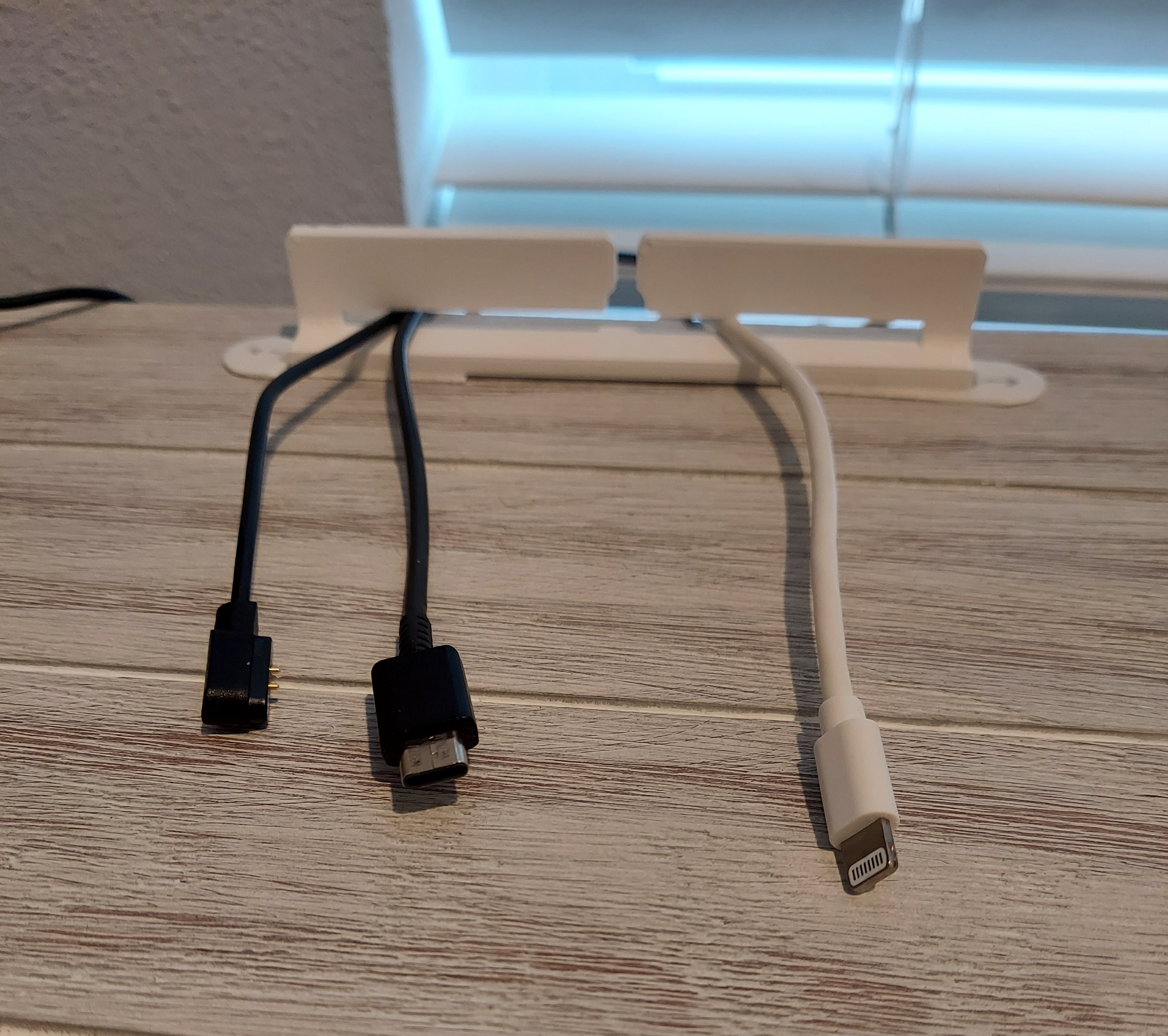 Slotted cable organiser for PETG printing