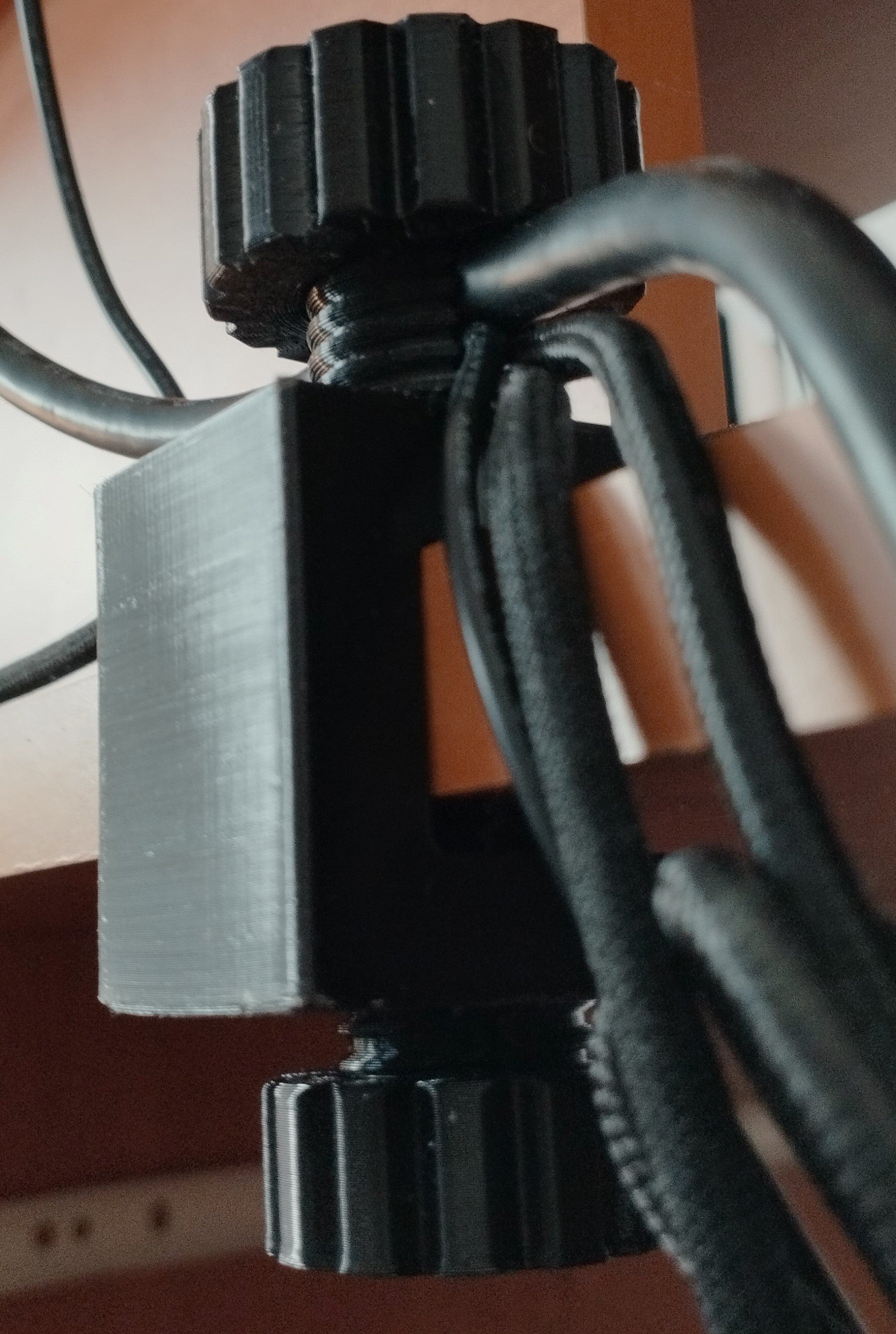 Desk cable clip
