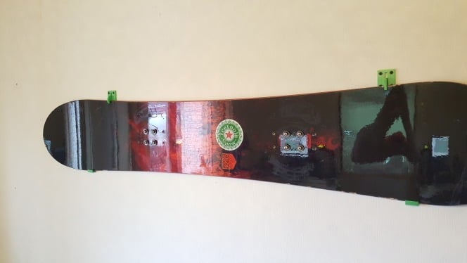 Wall mounting for Snowboard with Movable Hooks