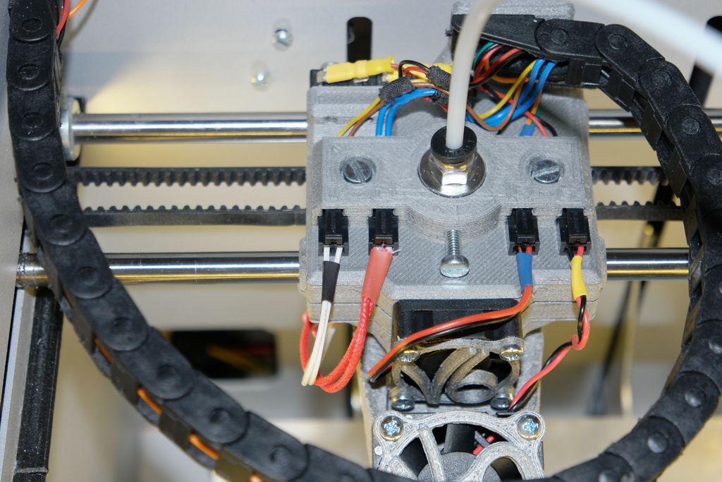 German RepRap NEO E3D V6 Mount with Integrated Plug and Cable Management
