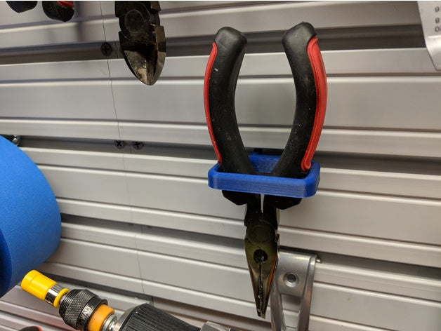Rubbermaid FastTrack Wall Storage for Tools