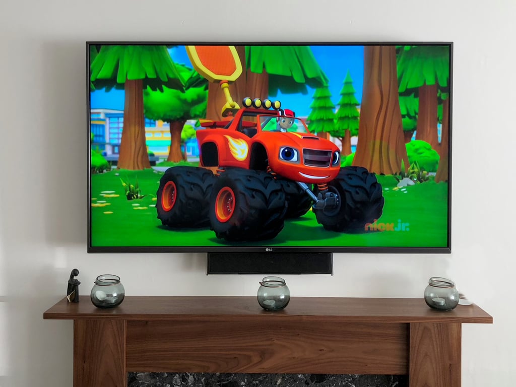 LG TV Centre Speaker Mount