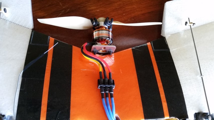 Motor wire holder for RC planes and flying wings