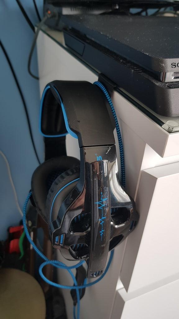 Headset holder for PS4