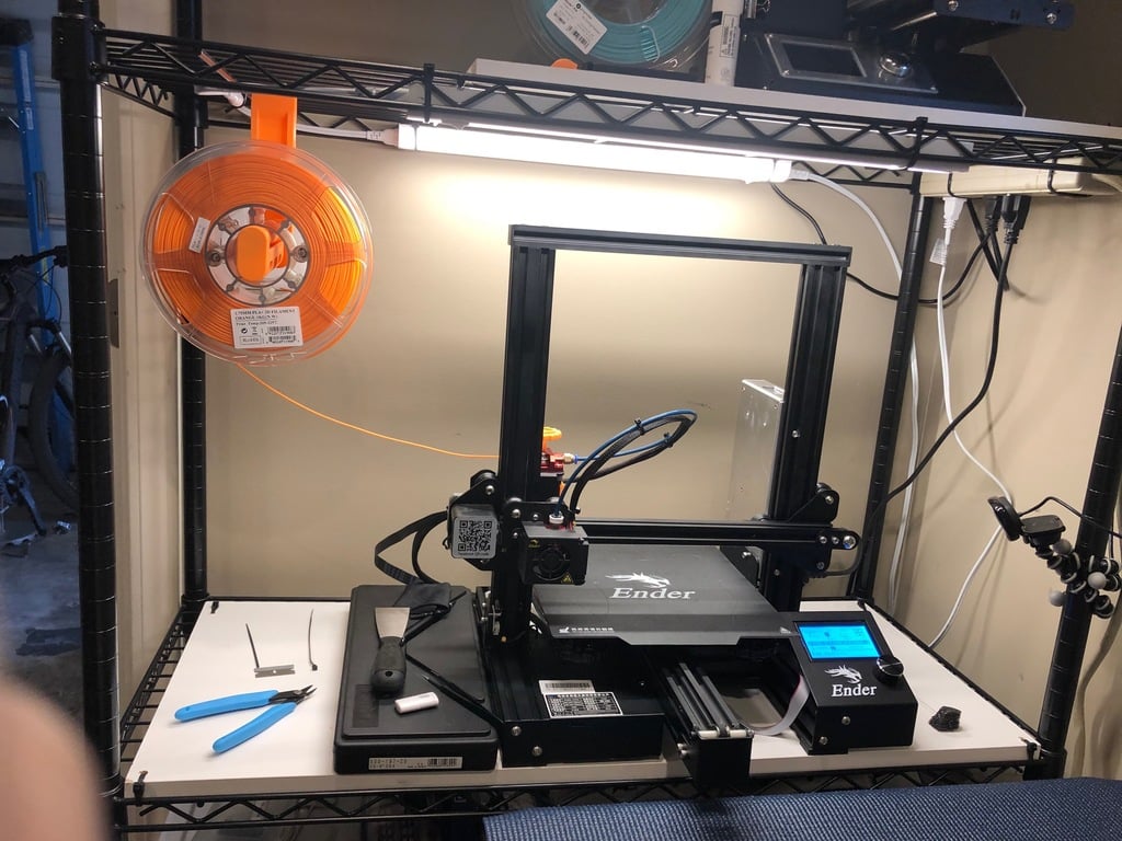 Hanging spool holder for filler spool holder system
