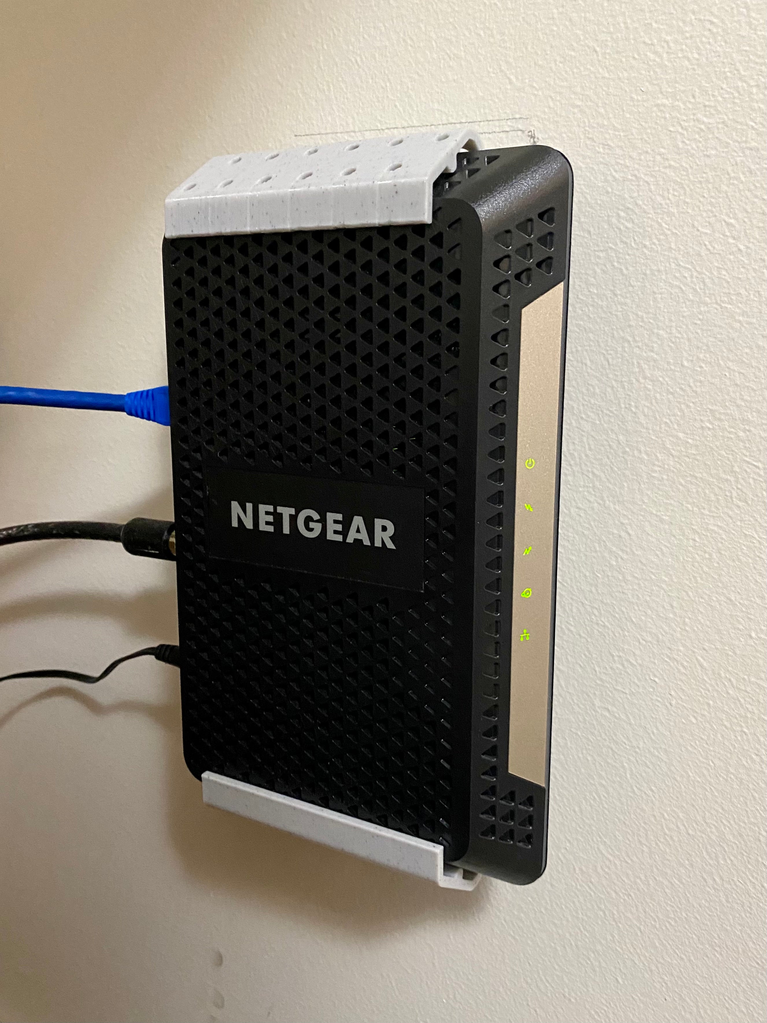 Netgear CM600 / CM1000 Wall Mount – Optimise Your Network Setup