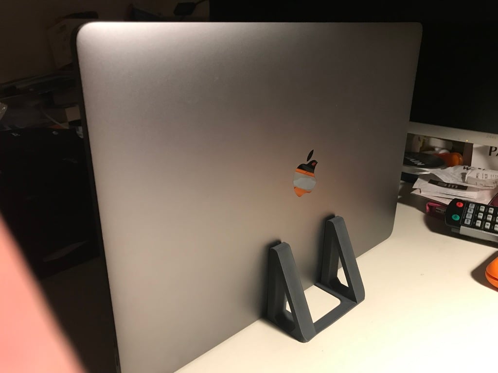 Macbook Pro Stand for Clamshell Mode