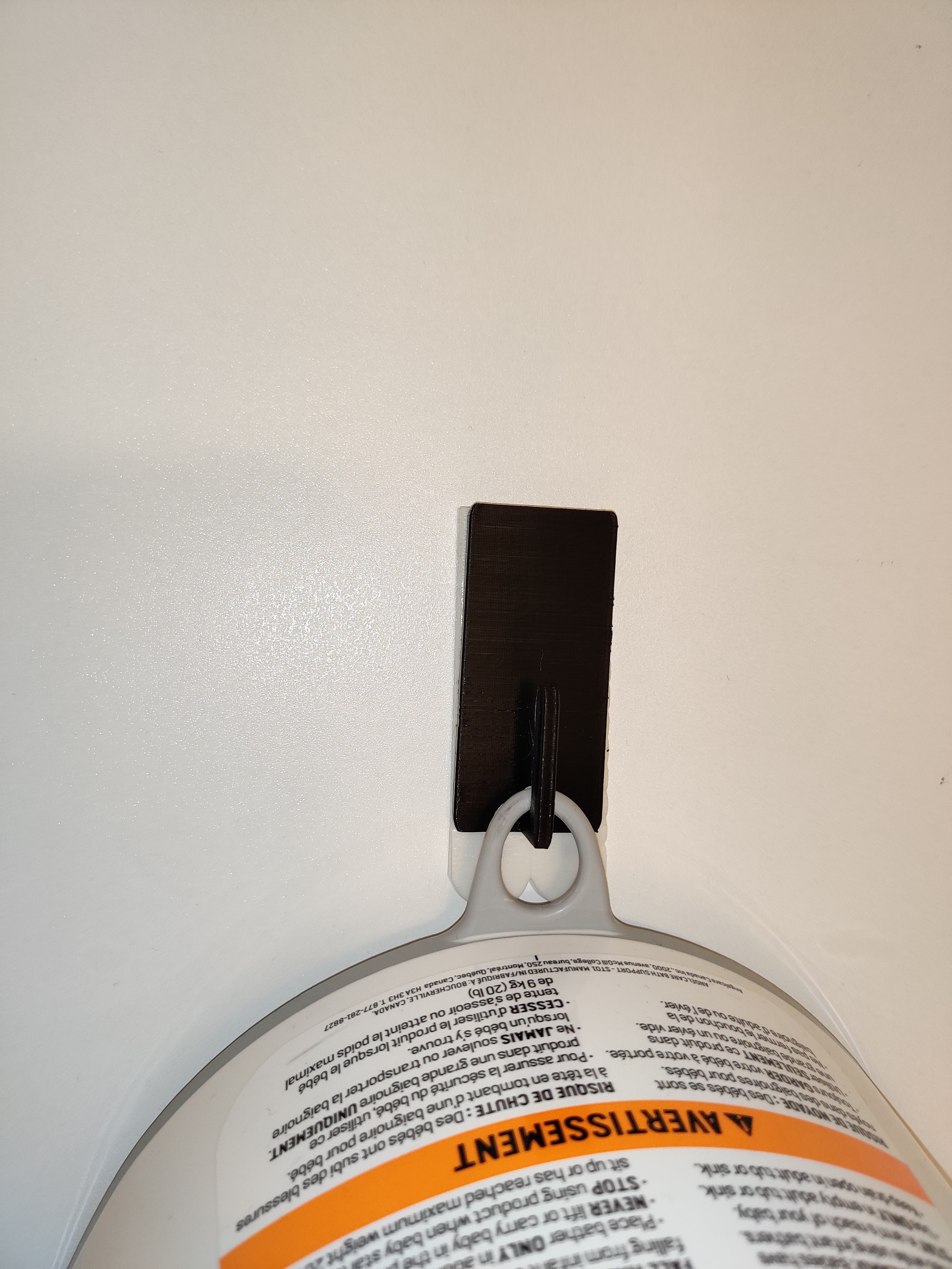 Wall hook with optimal print alignment