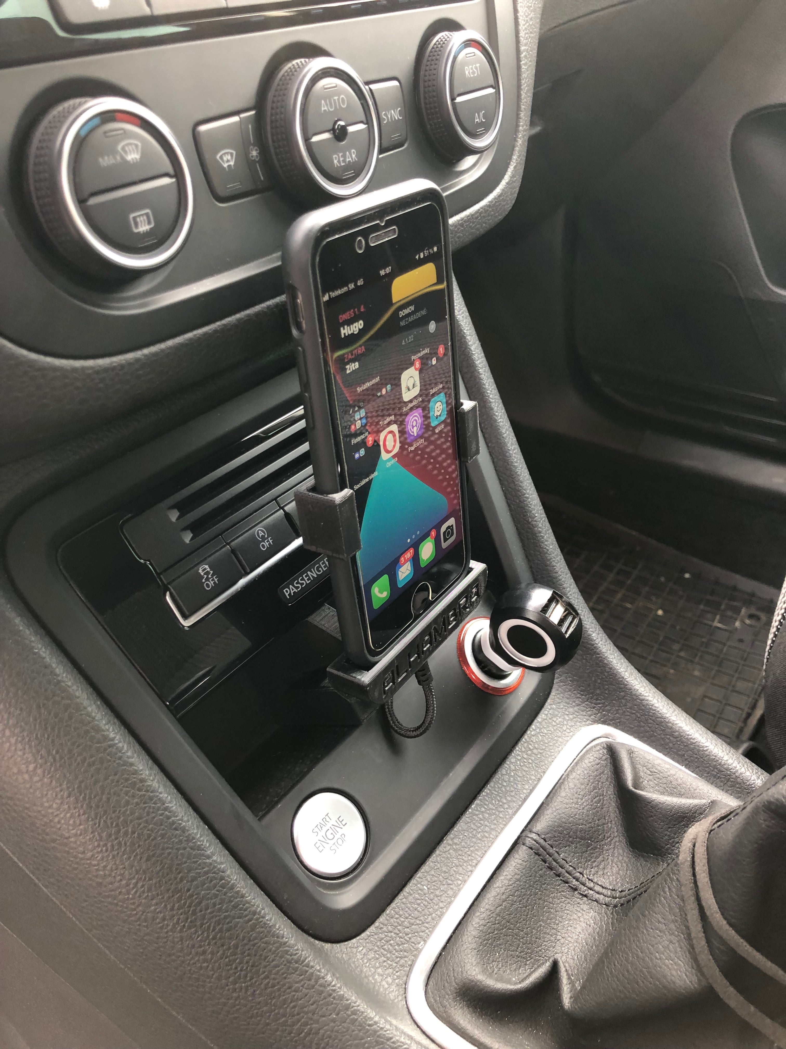 Upgraded Docking Car Holder for iPhone8 to SEAT FullLink Ver 2.0