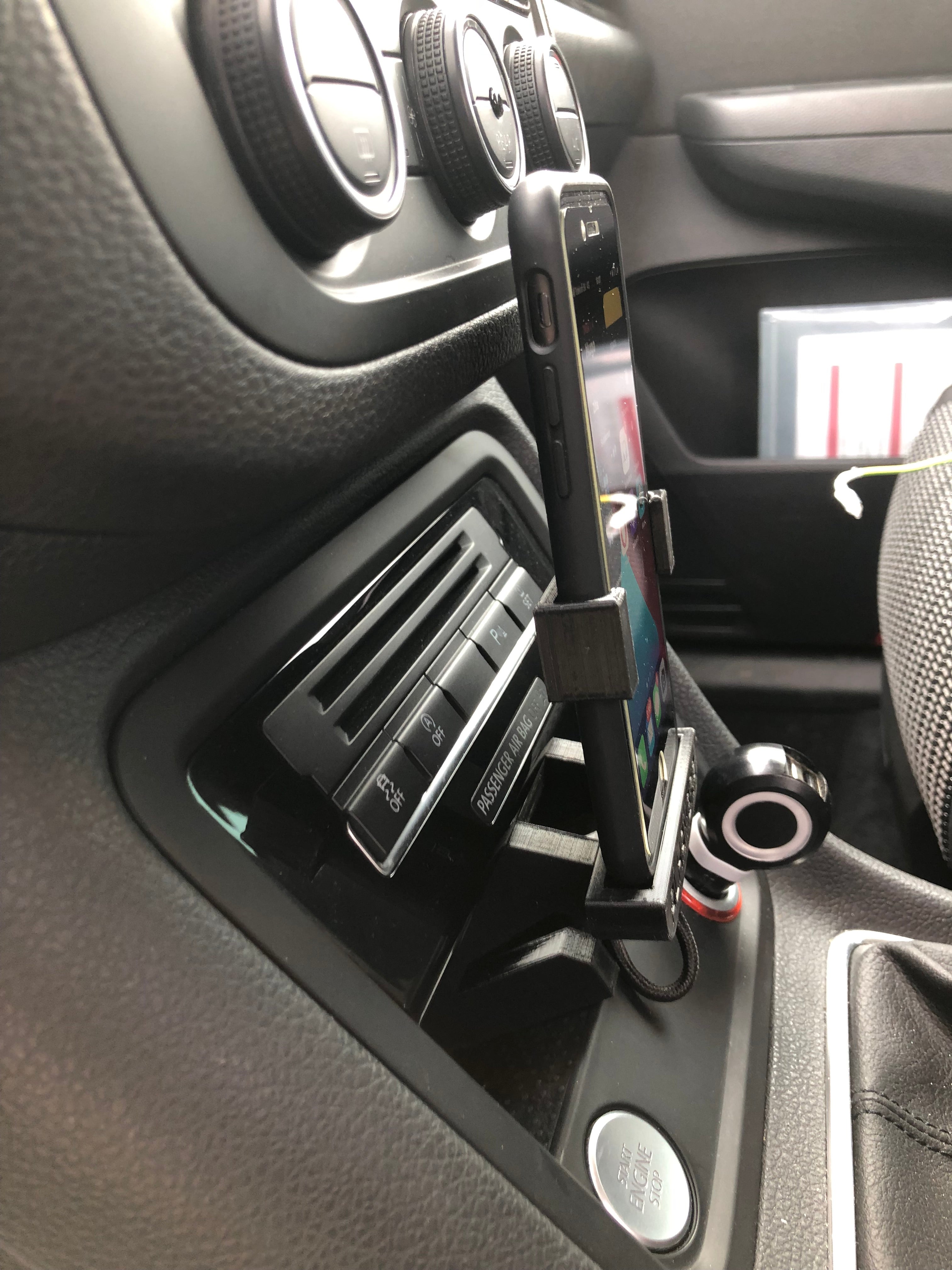 Upgraded Docking Car Holder for iPhone8 to SEAT FullLink Ver 2.0