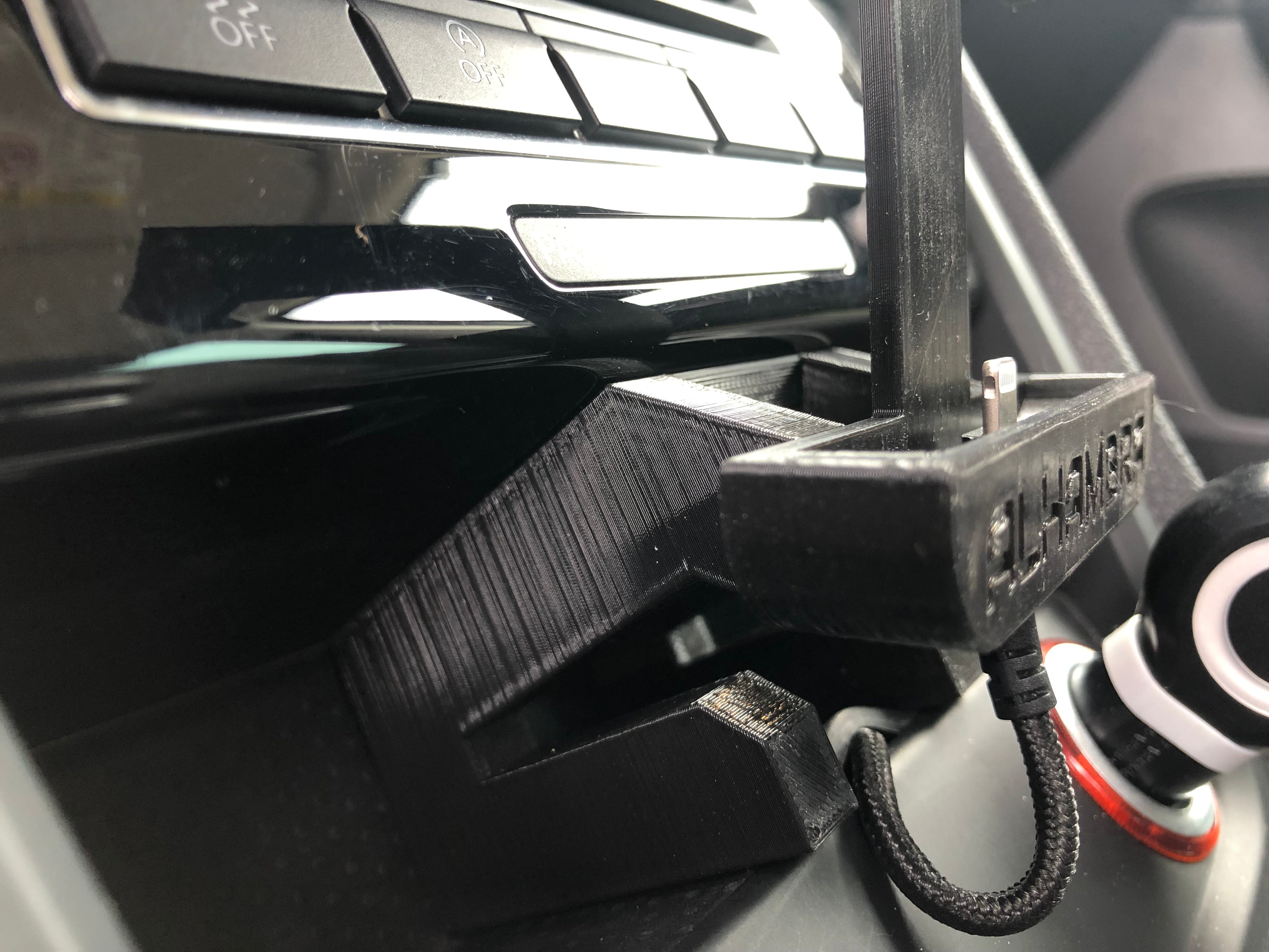 Upgraded Docking Car Holder for iPhone8 to SEAT FullLink Ver 2.0