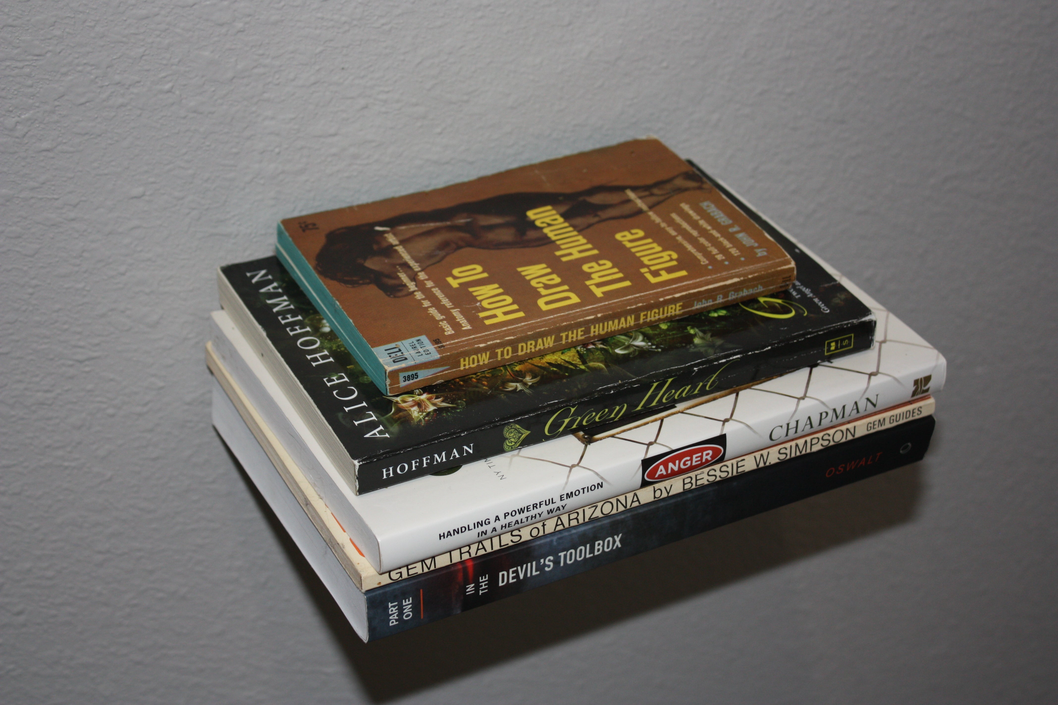 Floating Bookshelf – Minimalist Wall Storage