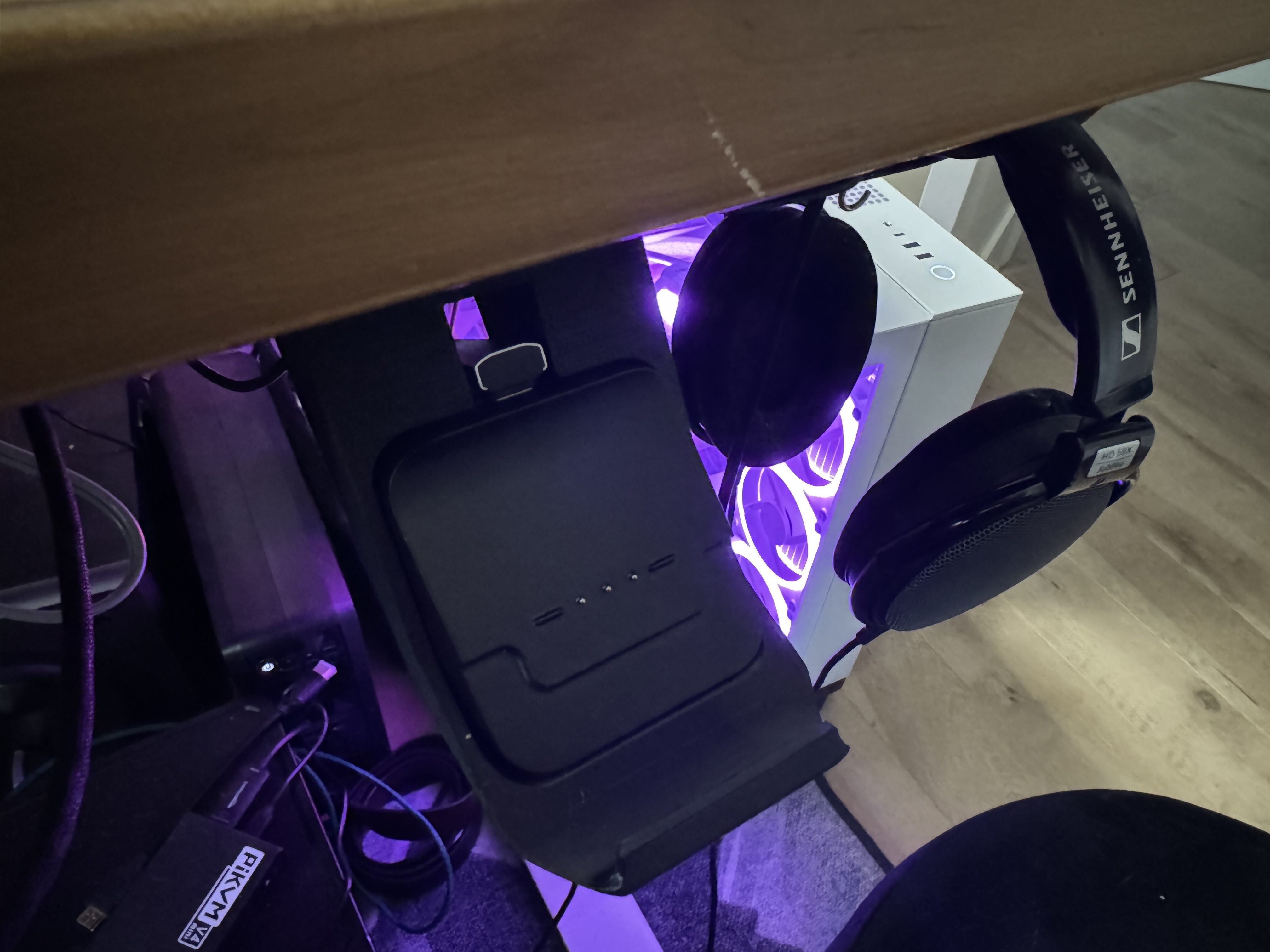 Xbox Elite Controller Under Desk Charging Mount