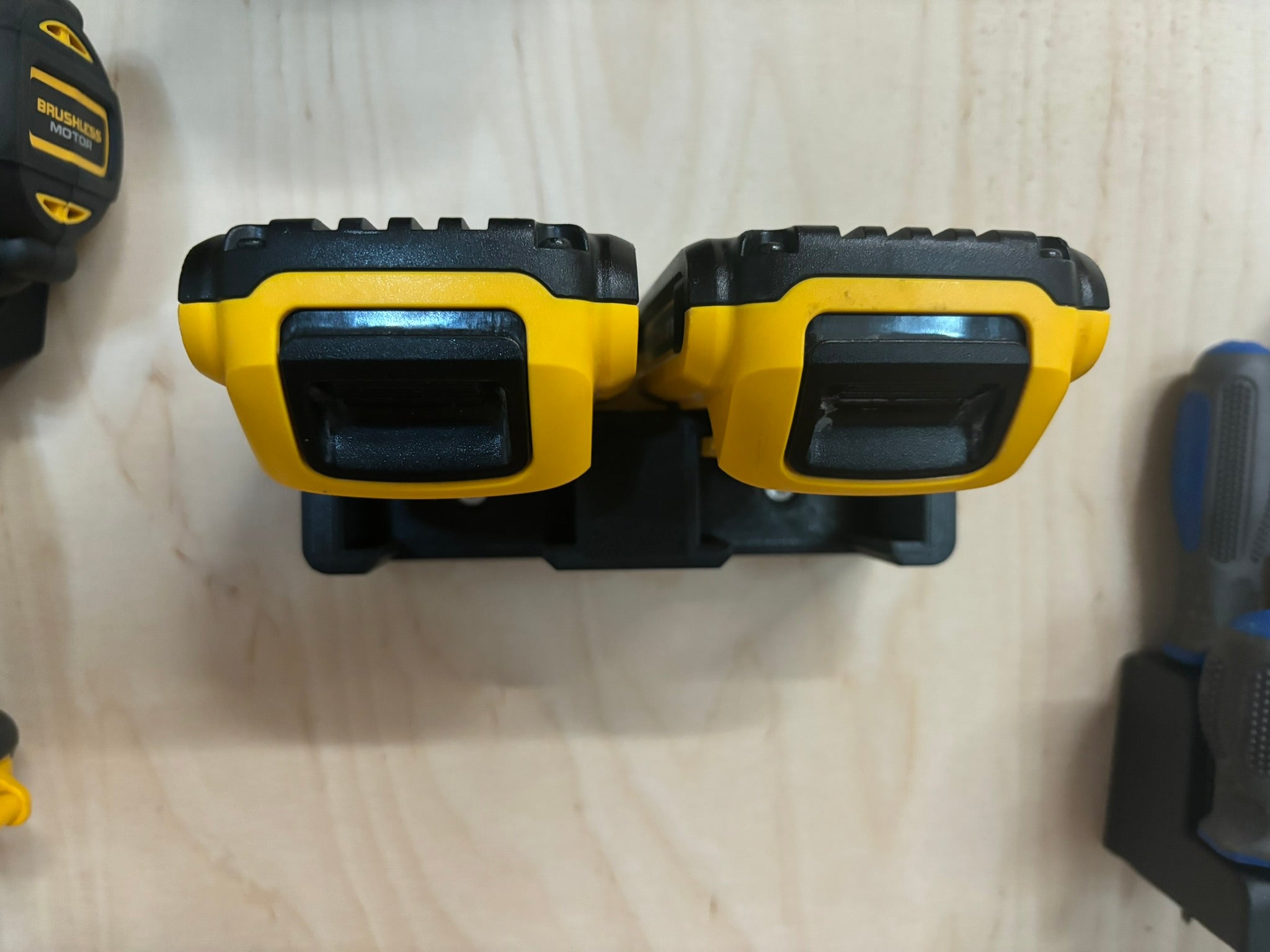 Dewalt battery holder for 4 batteries