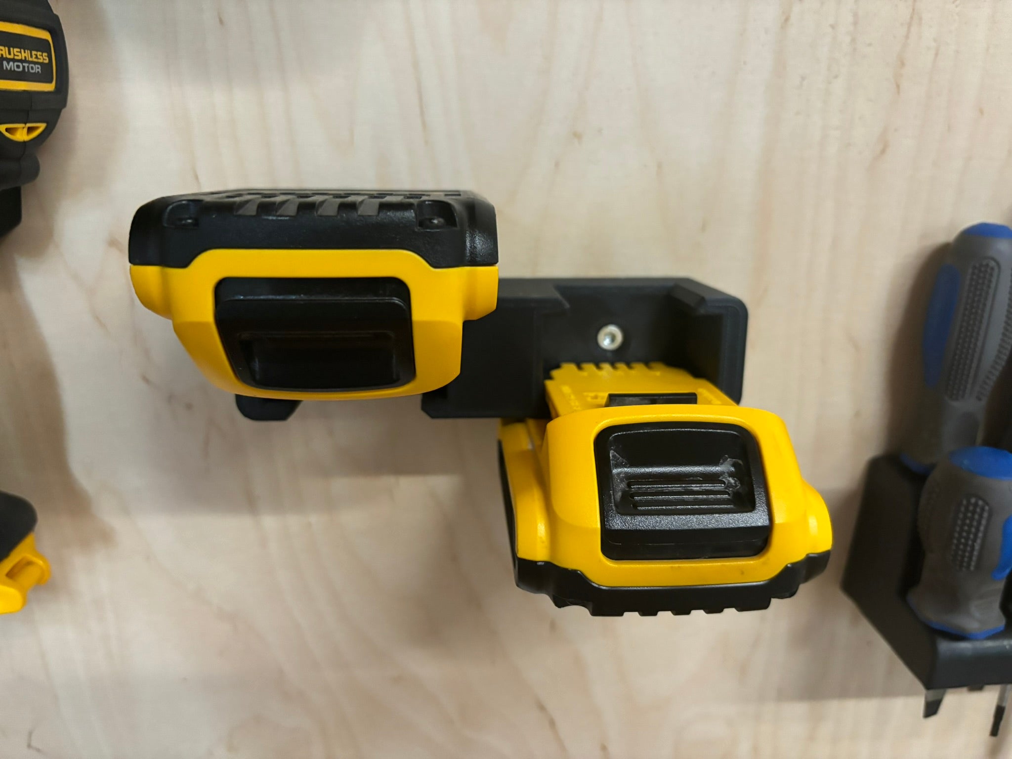 Dewalt battery holder for 4 batteries