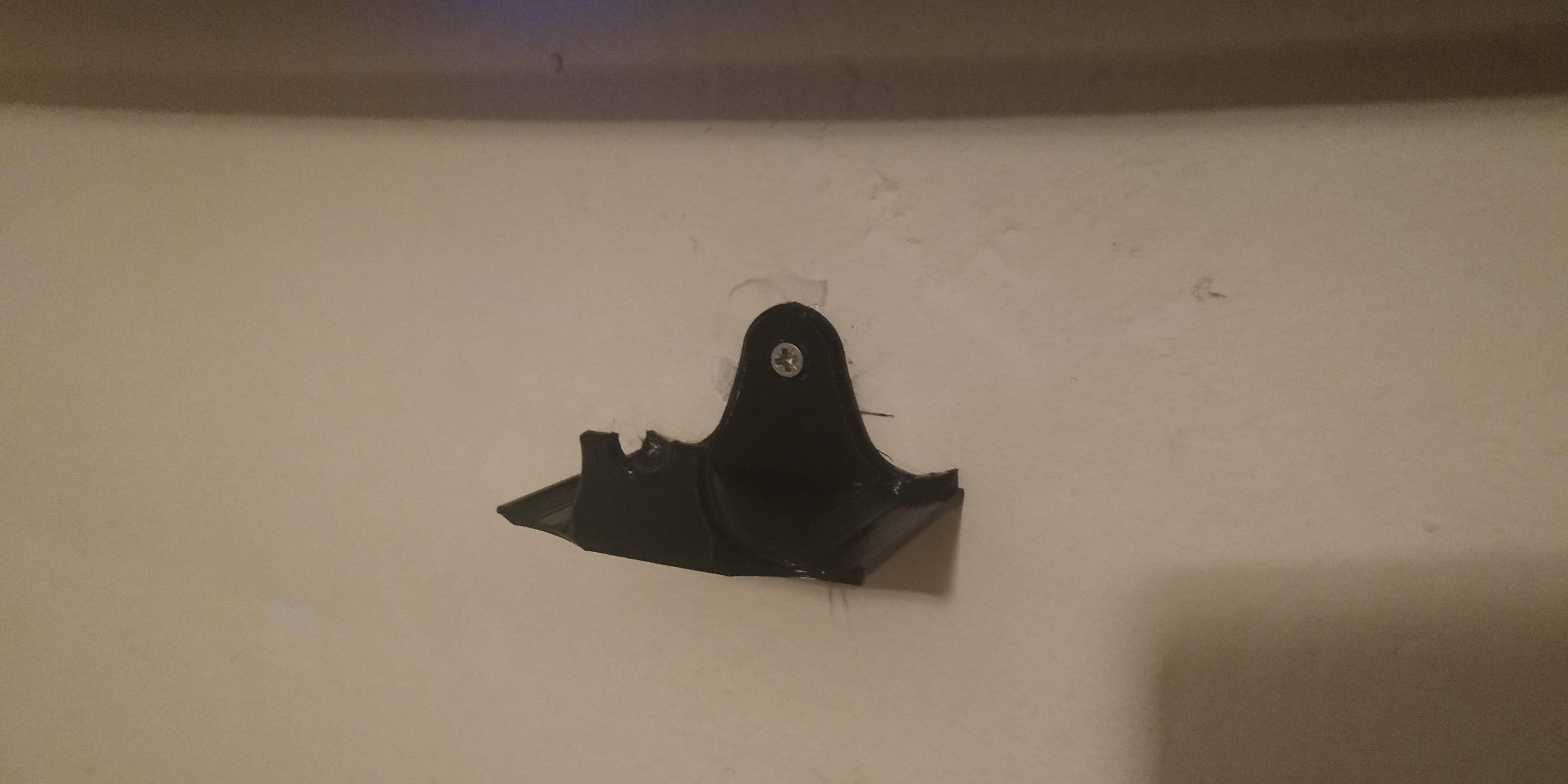 Discreet Wall Mount for Playstation 4 Dualshock Controller