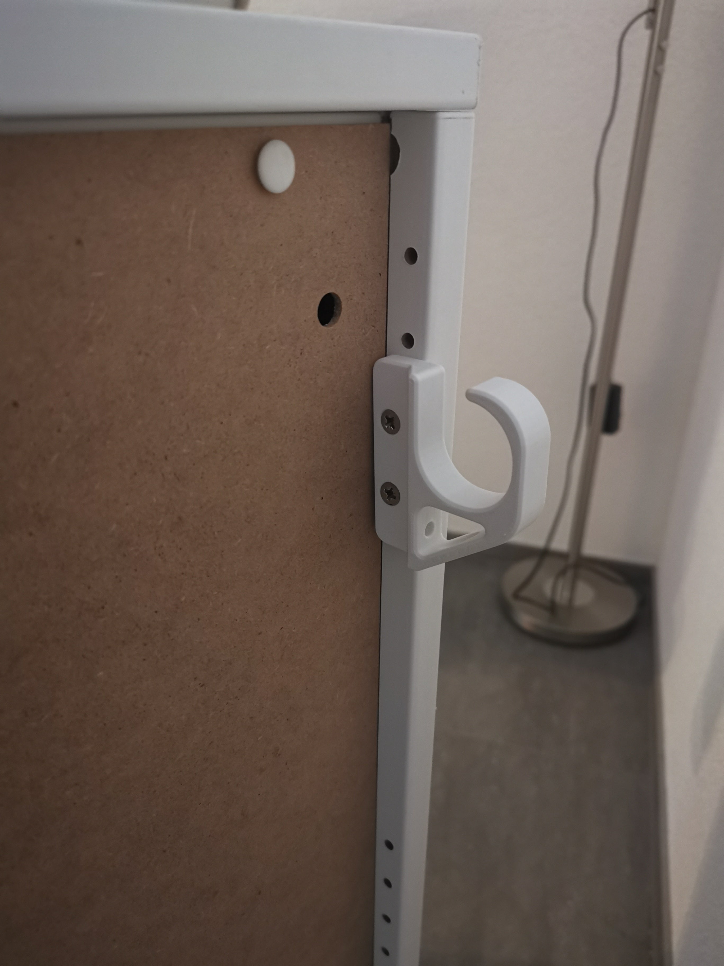 Cable hook for side mounting - Optimal cable management