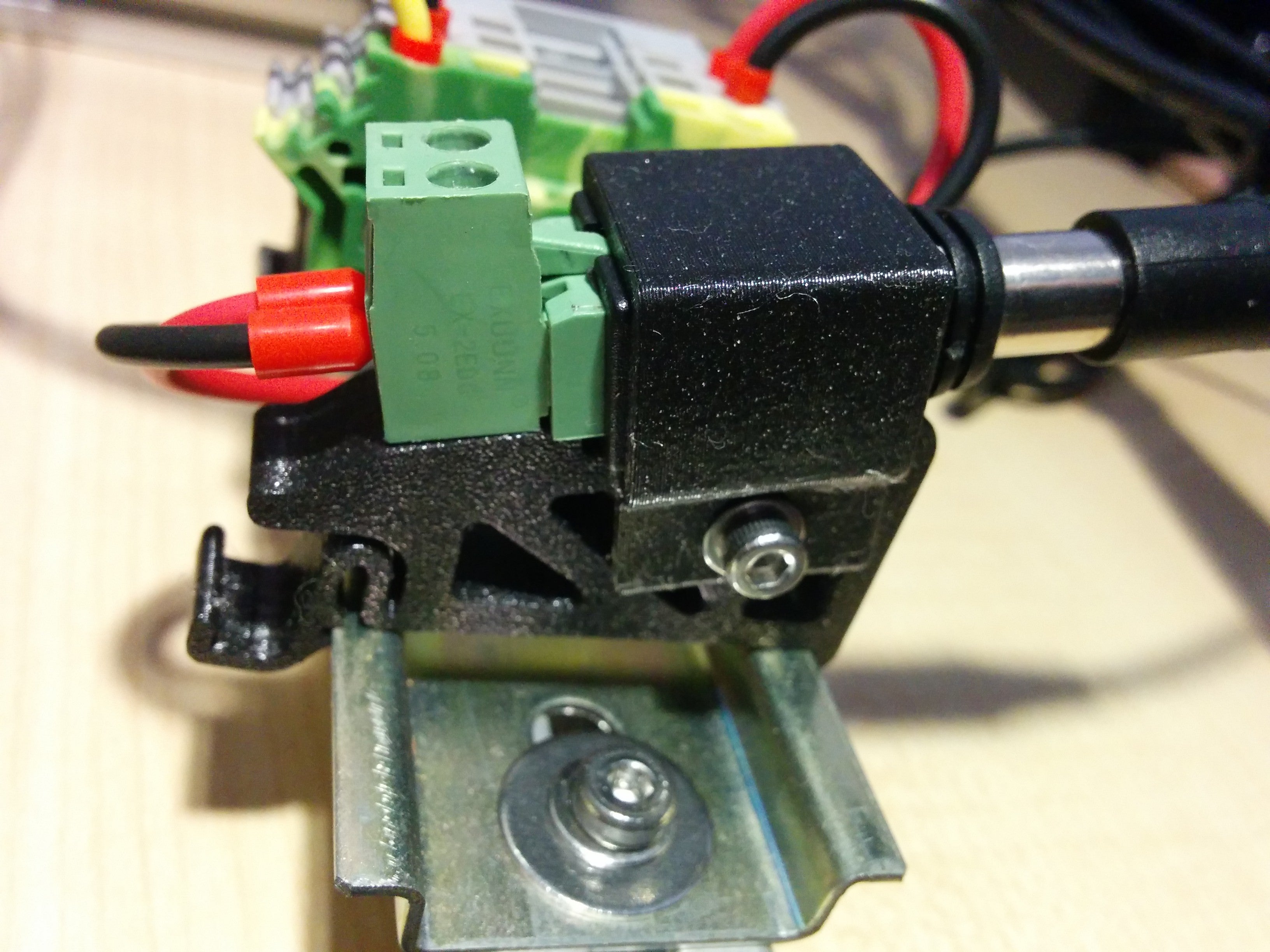 DIN rail bracket for Barrel Jack adapter