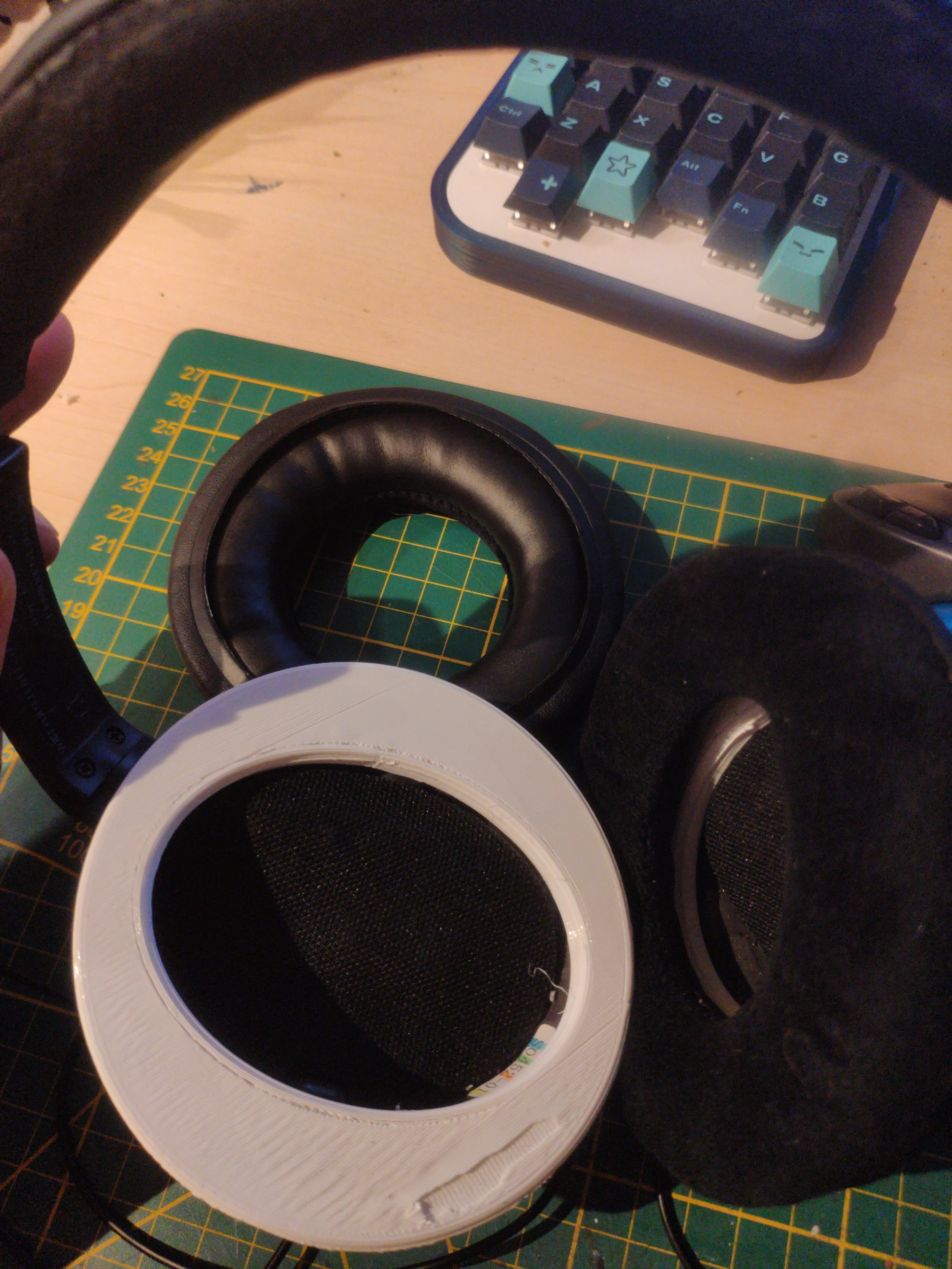 Round foam plug adapter for Bose QC15