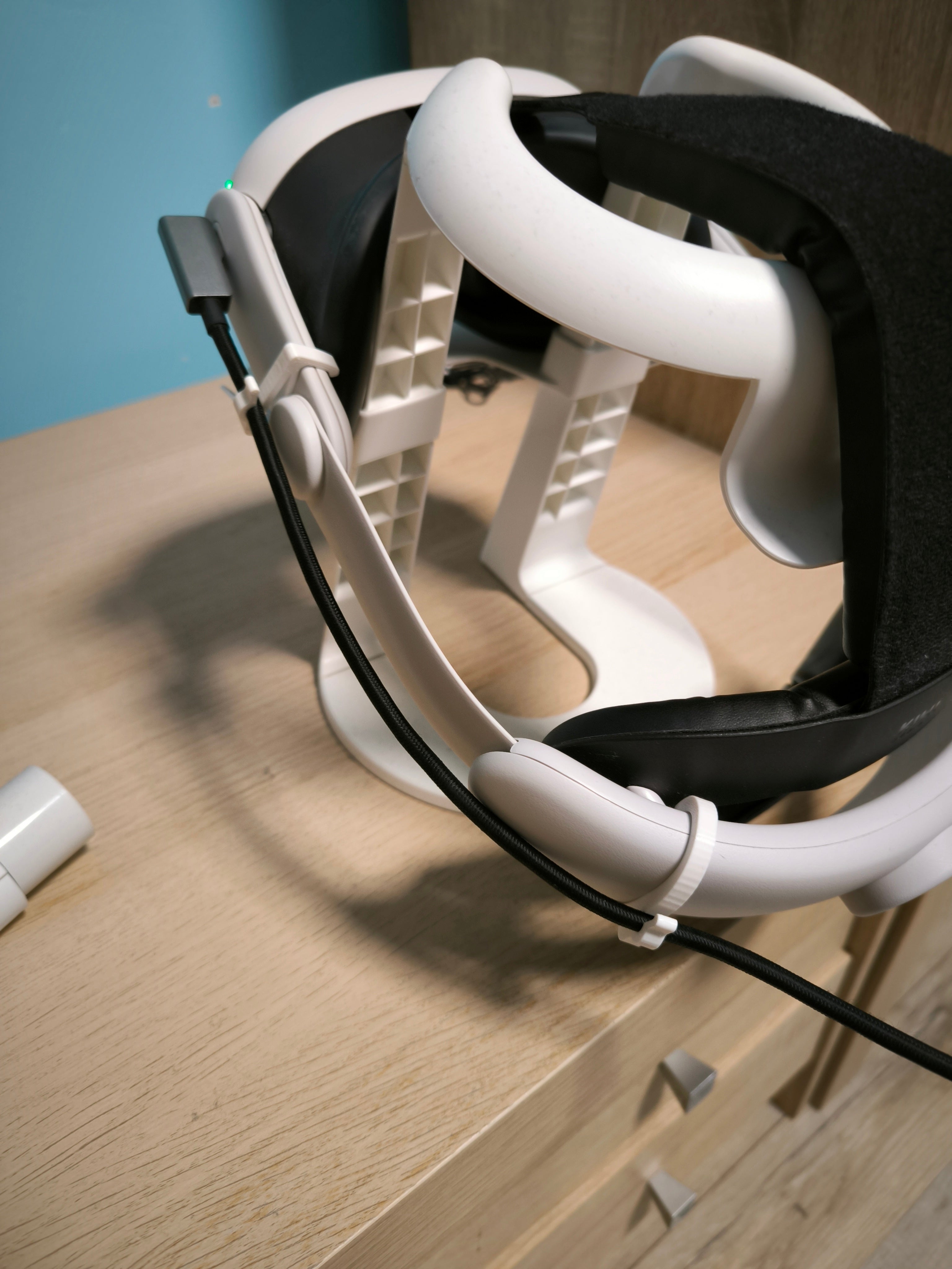 Meta Quest 3 USB-C Cable Holder for KIWI Comfort Head Strap