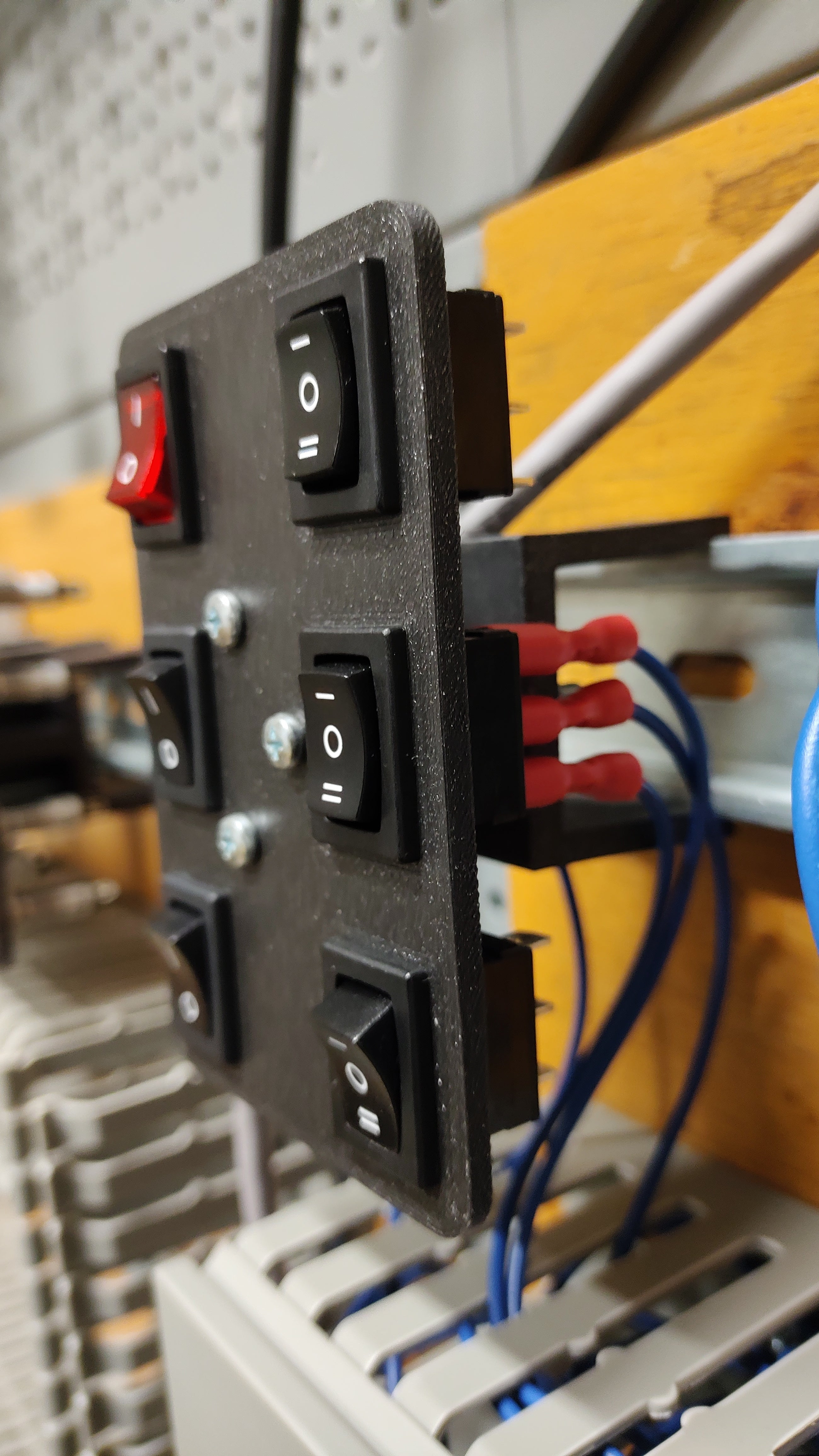DIN Rail Holder for Buttons and LED Indicators