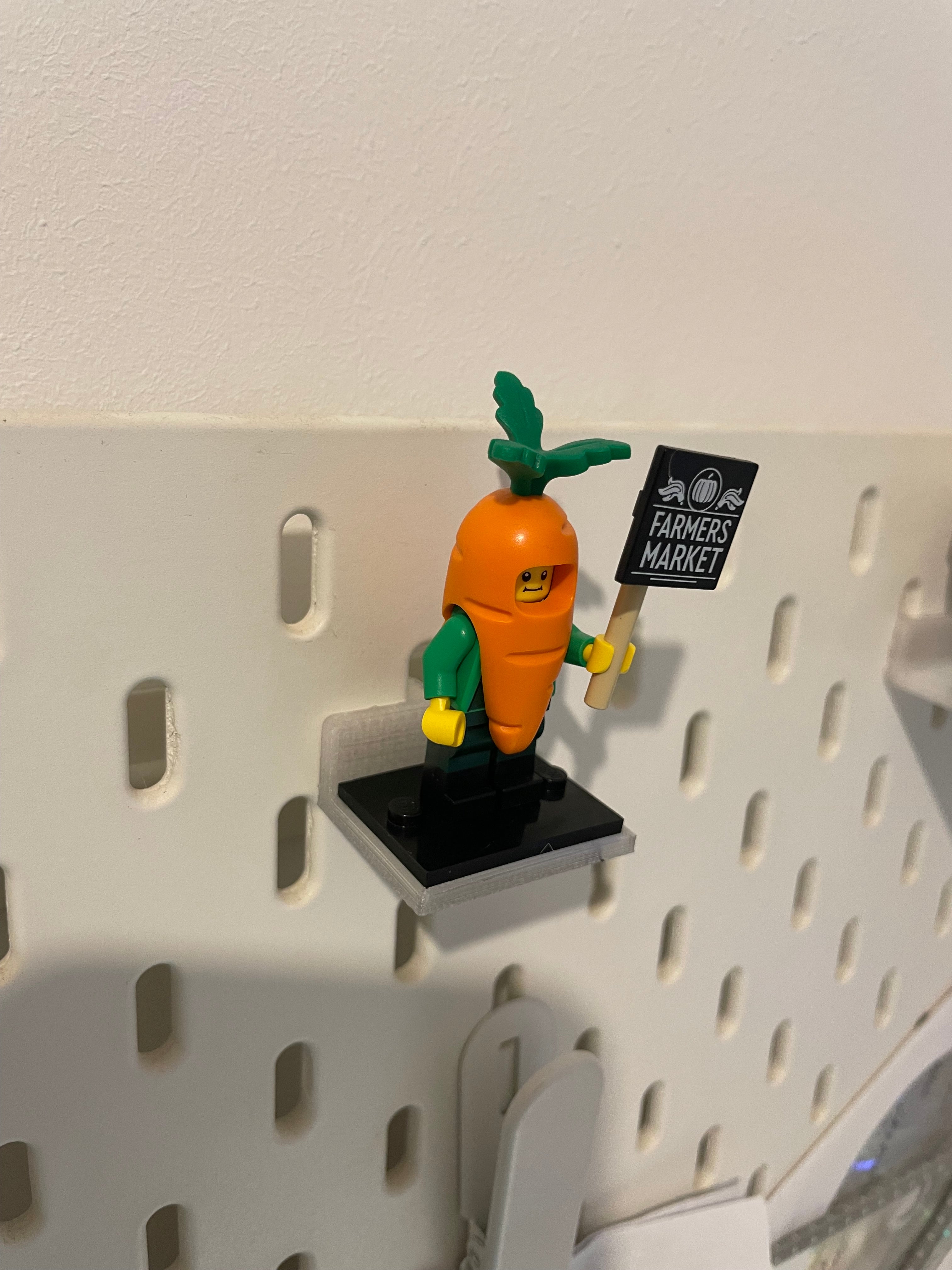 LEGO Minifigure Display for IKEA SKADIS