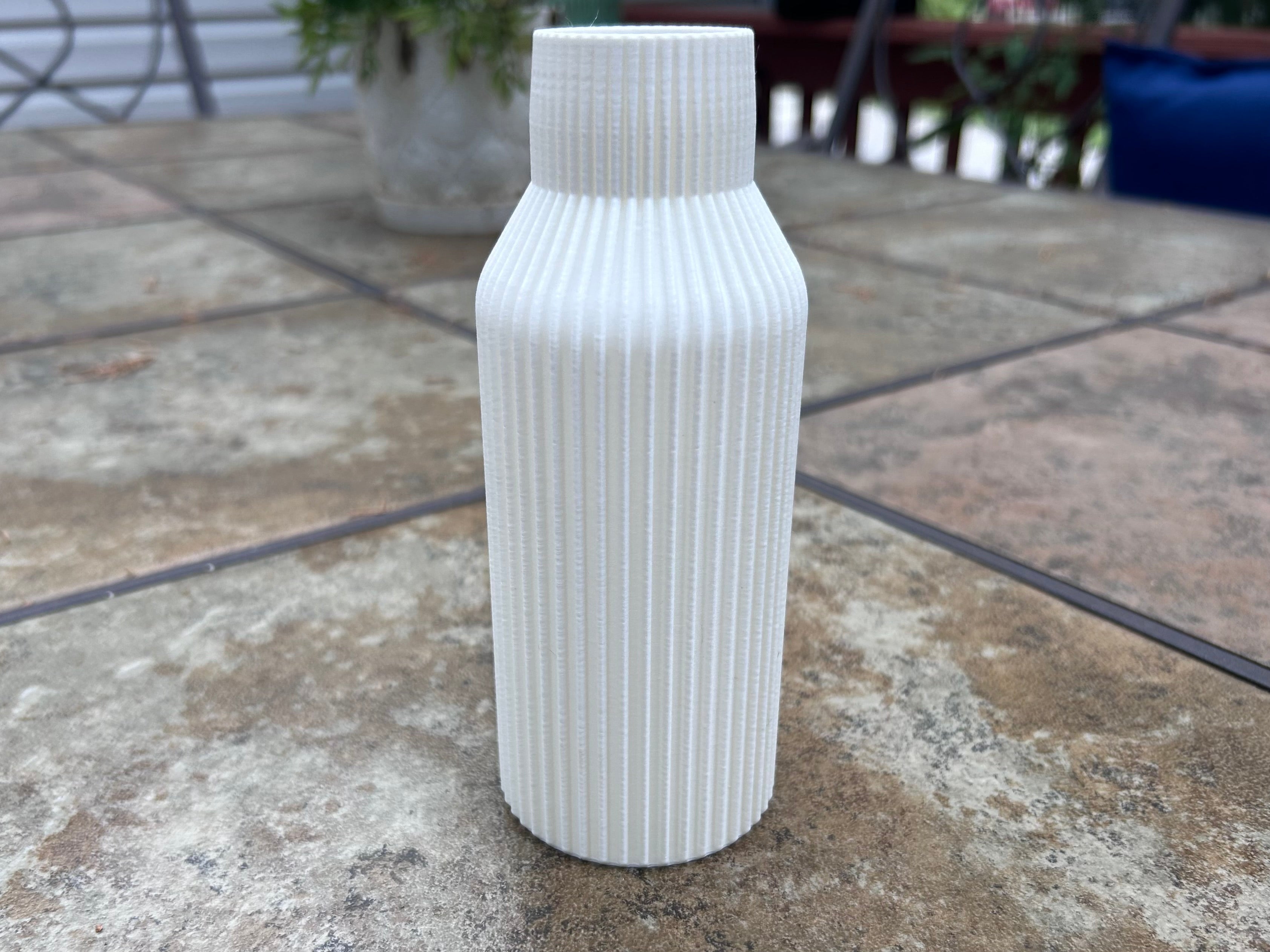 Ribbet Vase