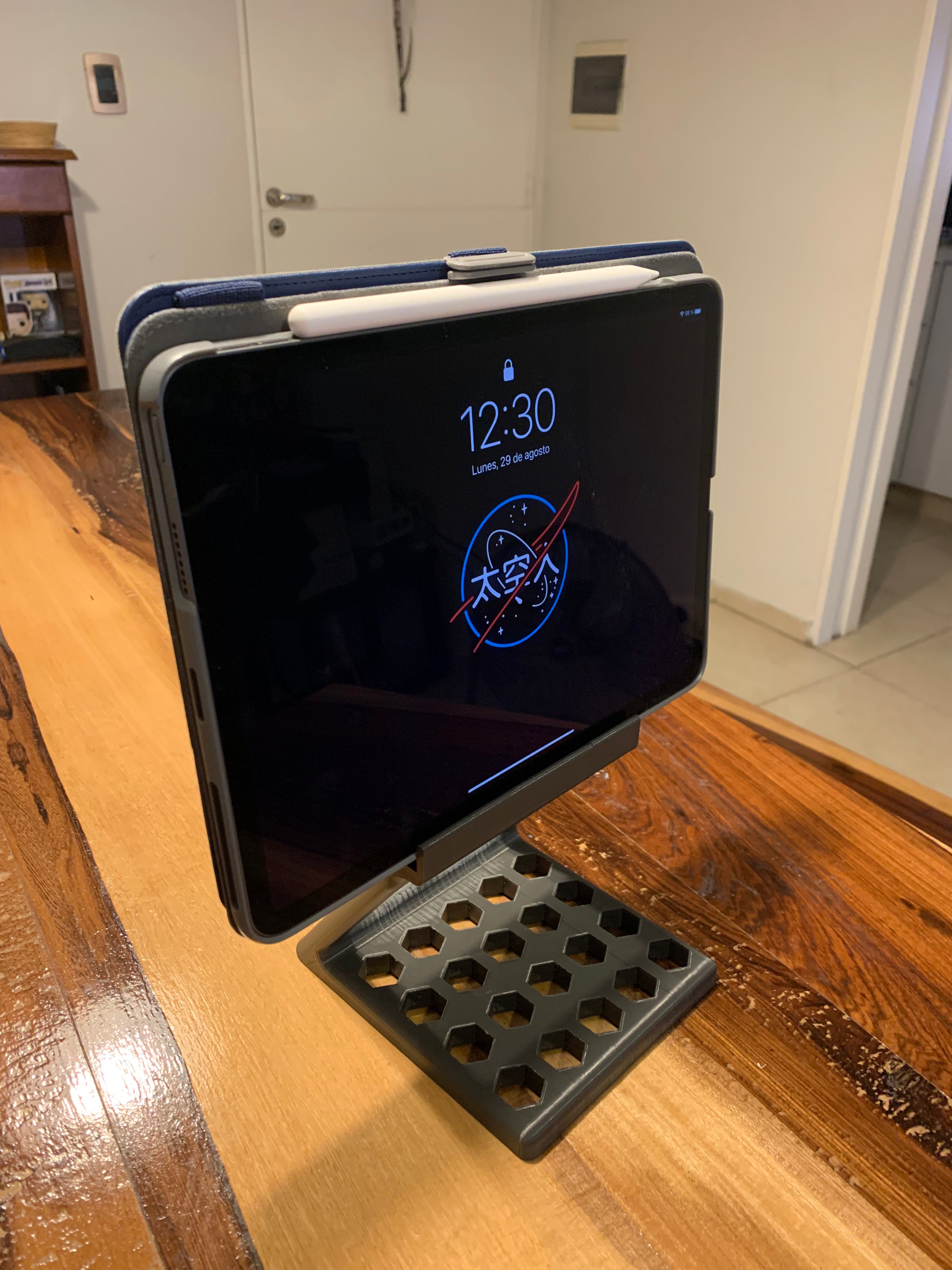 Ipad holder stand