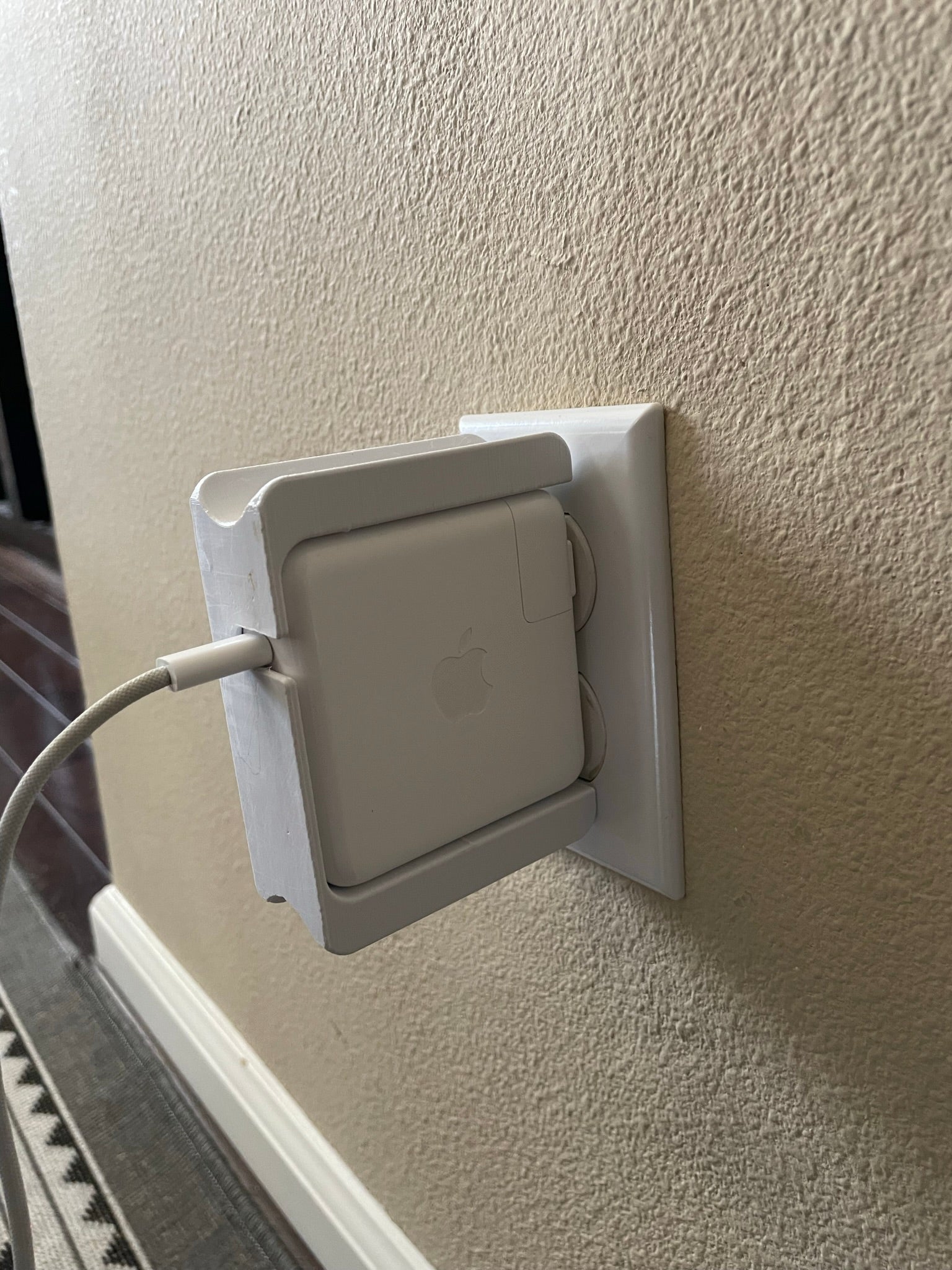Cable organiser for Macbook 67W charger