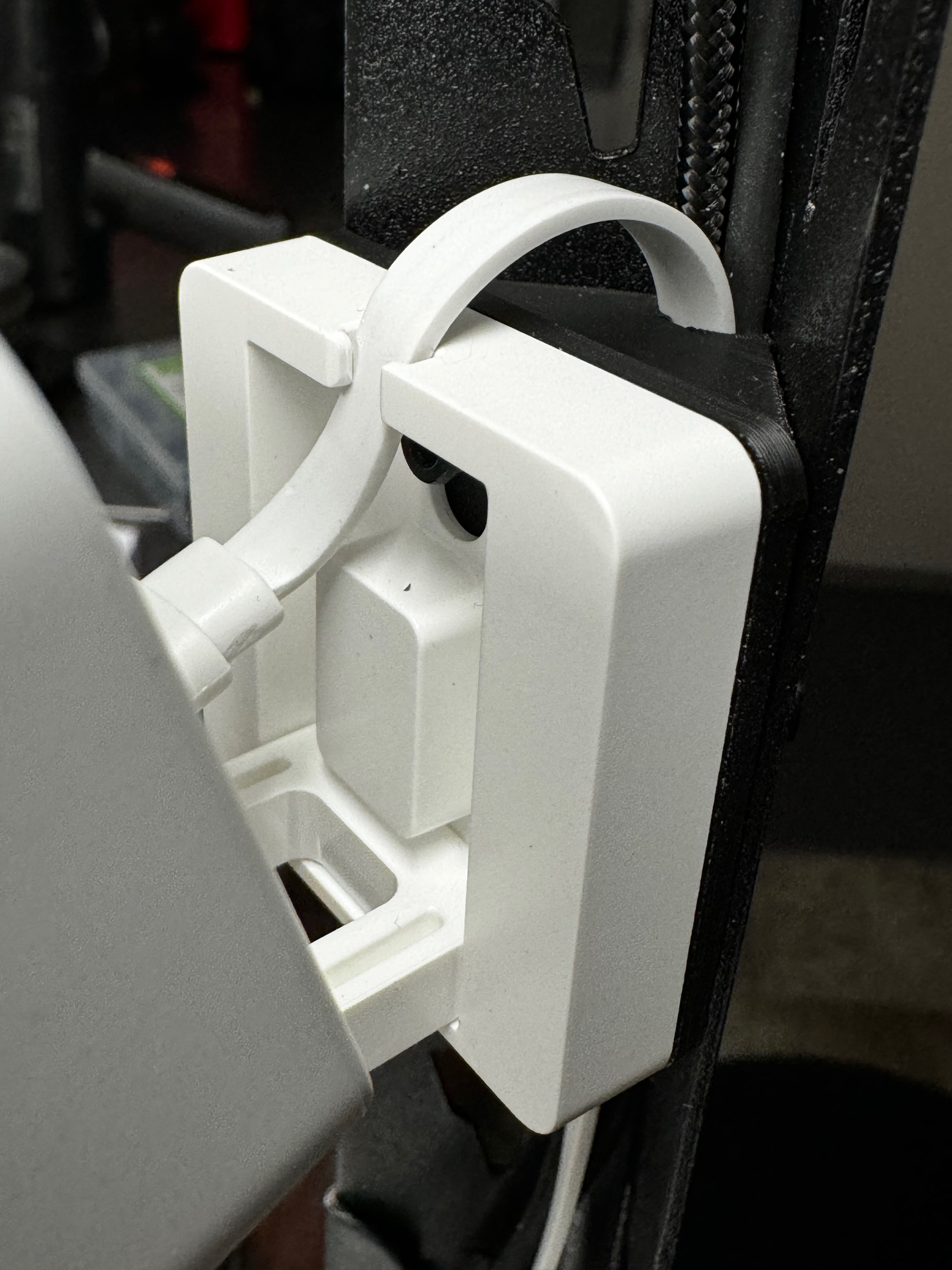 Wyze Cam v3 Husky Corner Bracket for Shelf – Optimised Camera Placement