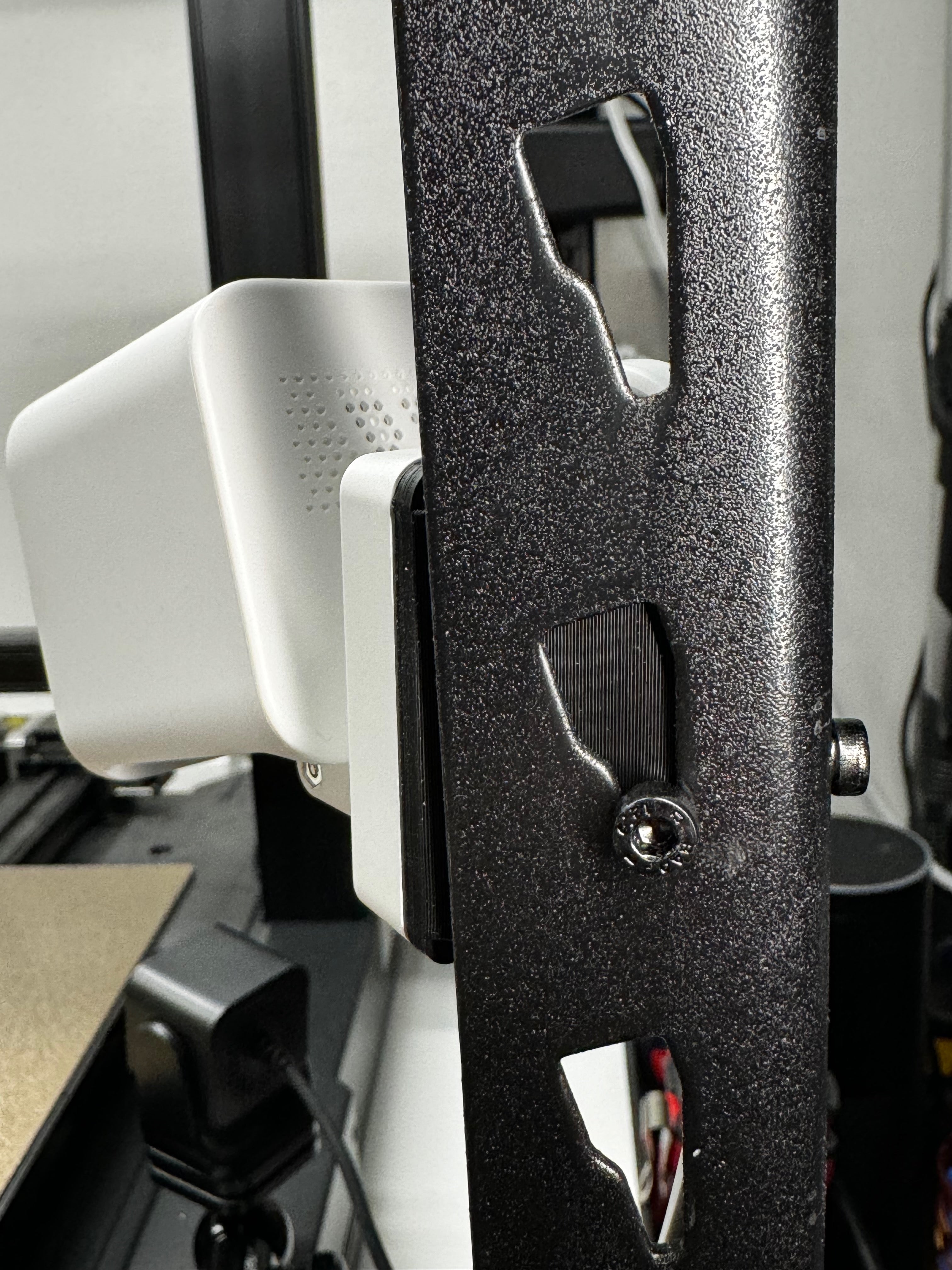 Wyze Cam v3 Husky Corner Bracket for Shelf – Optimised Camera Placement