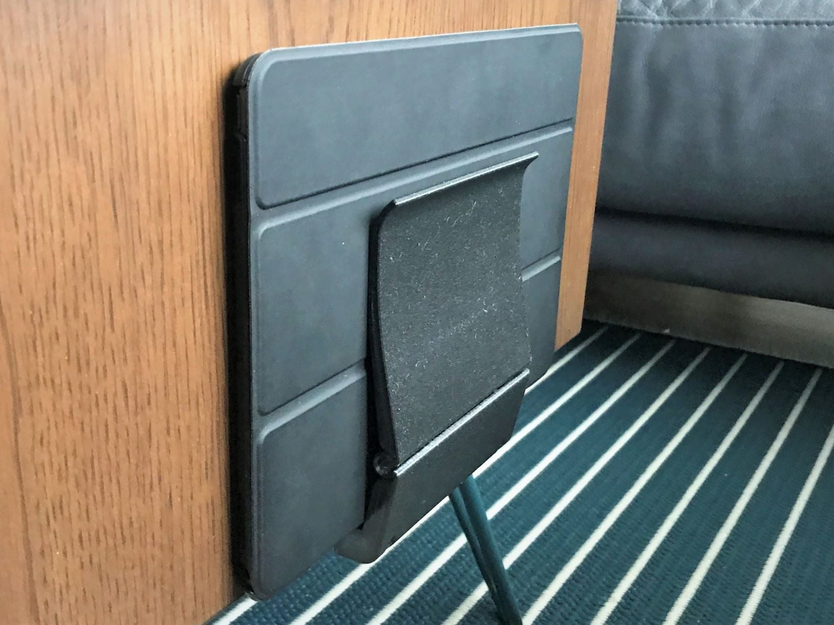 Flexible iPad/Tablet Holder for Wall or Table Mounting