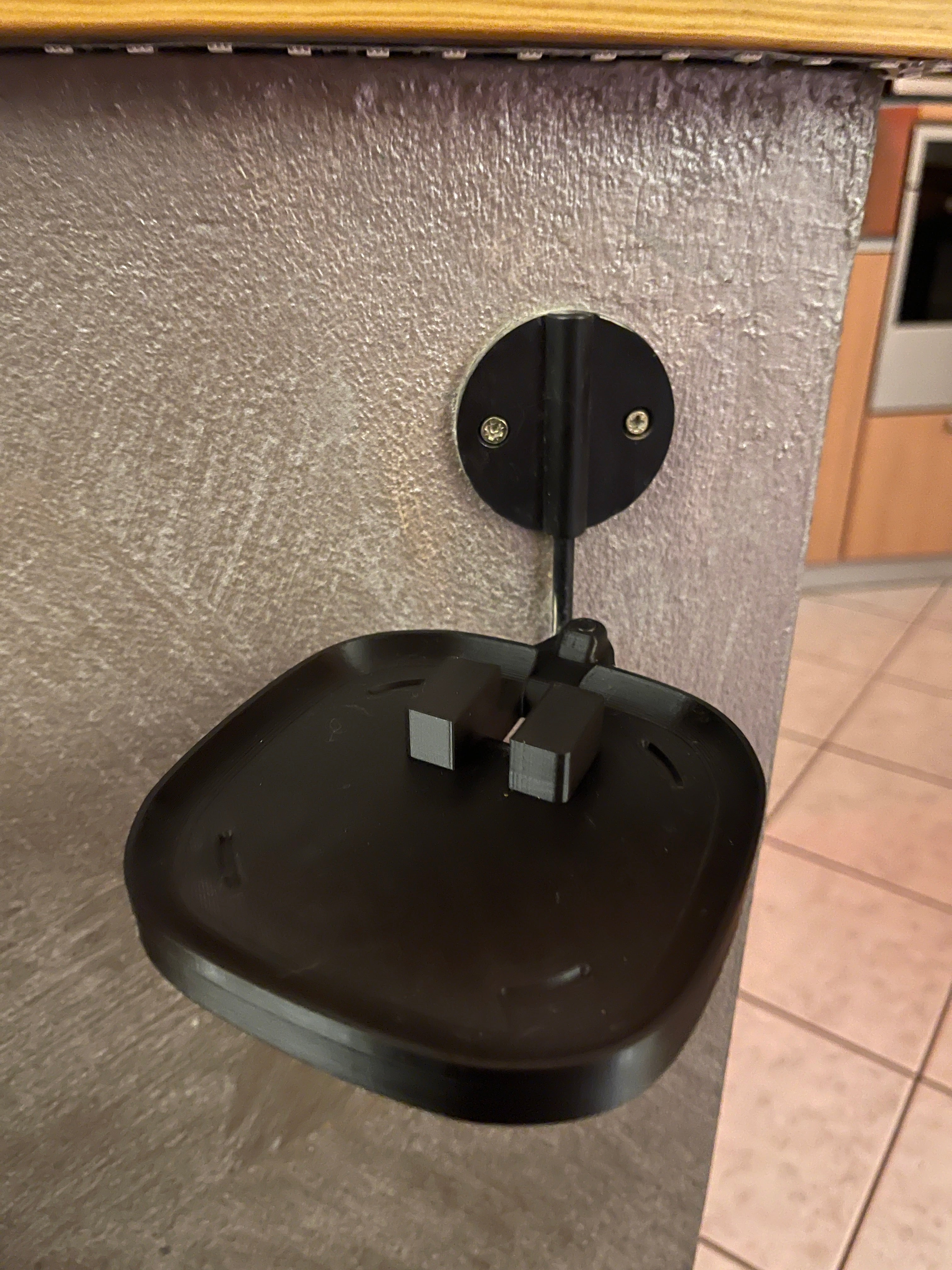 Wall mount for Sonos One (2nd generation) with JBL wall hook
