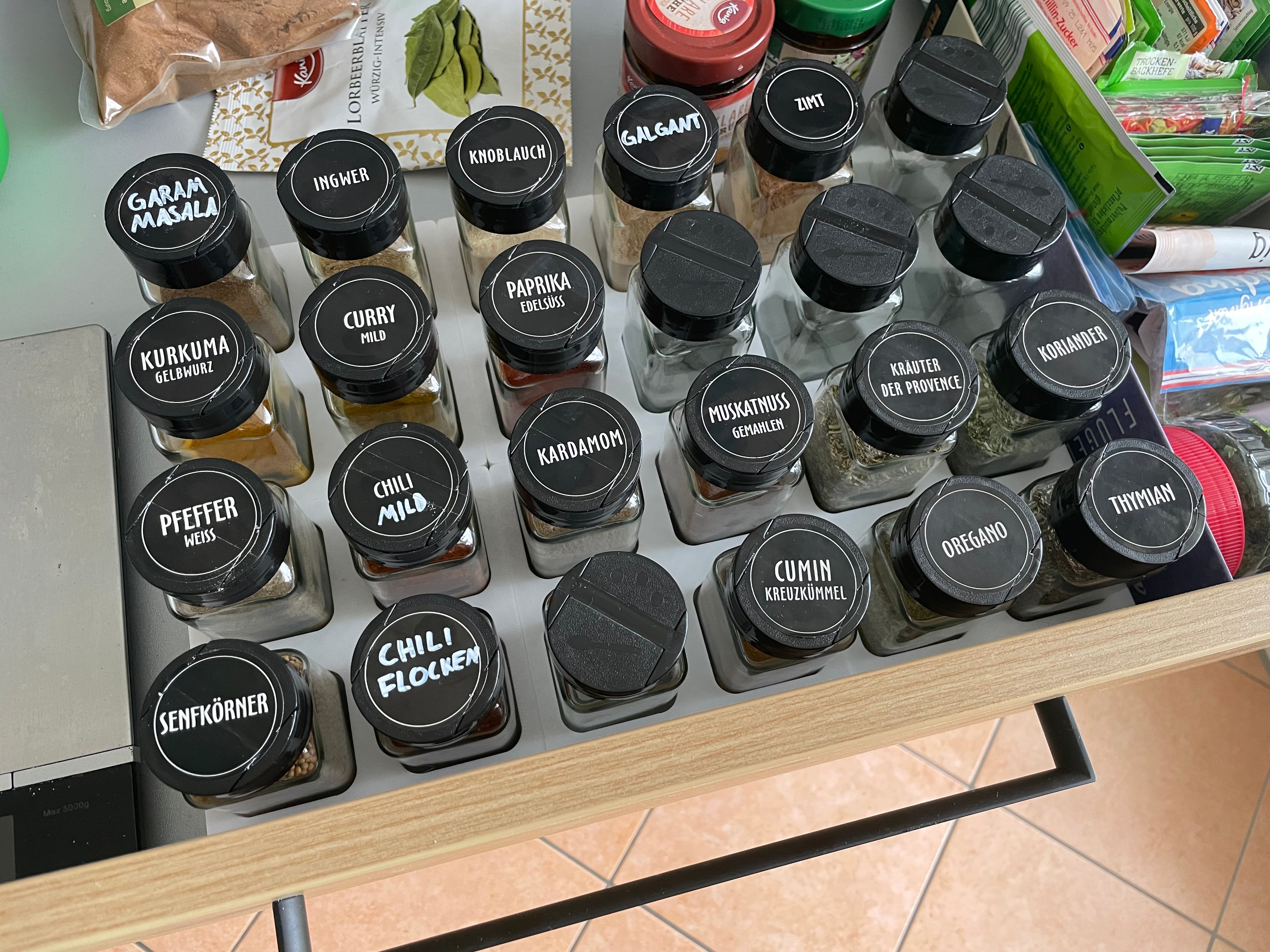 Spice jar organizer for drawers