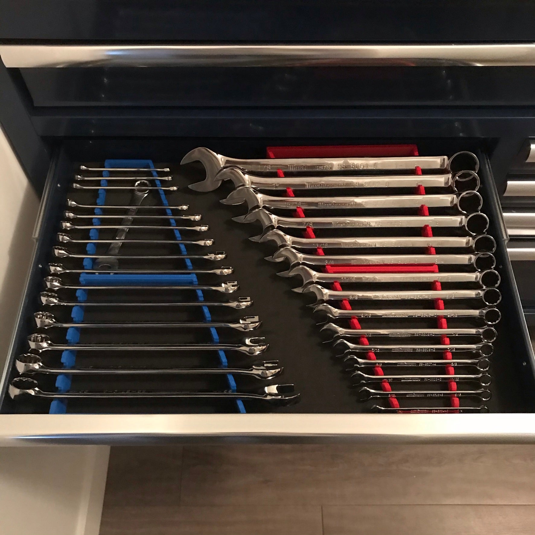 Space-saving Combination Wrench Organiser Set