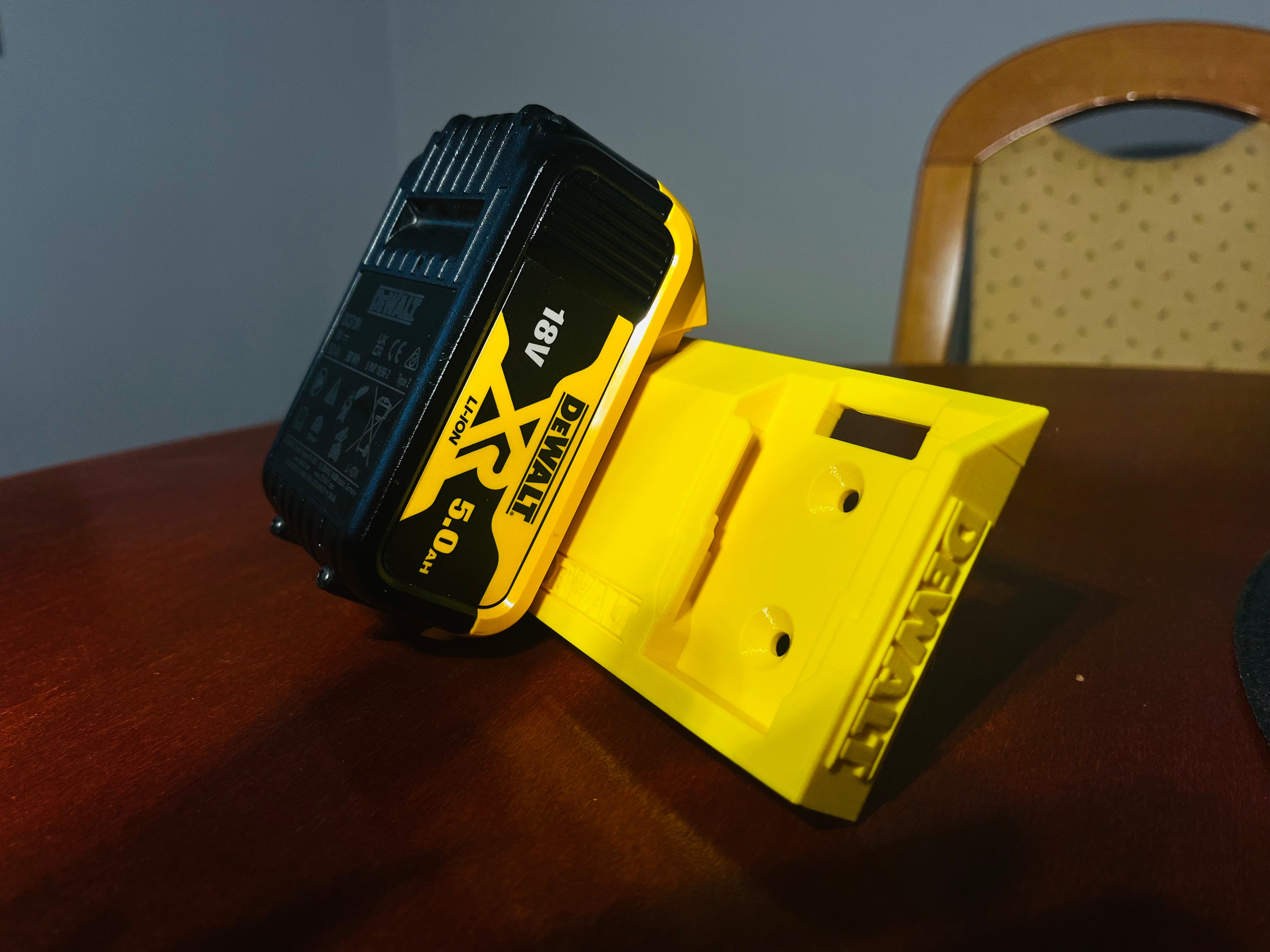 Duo DeWalt 18V Battery Holder for Wall and Ceiling Mounting
