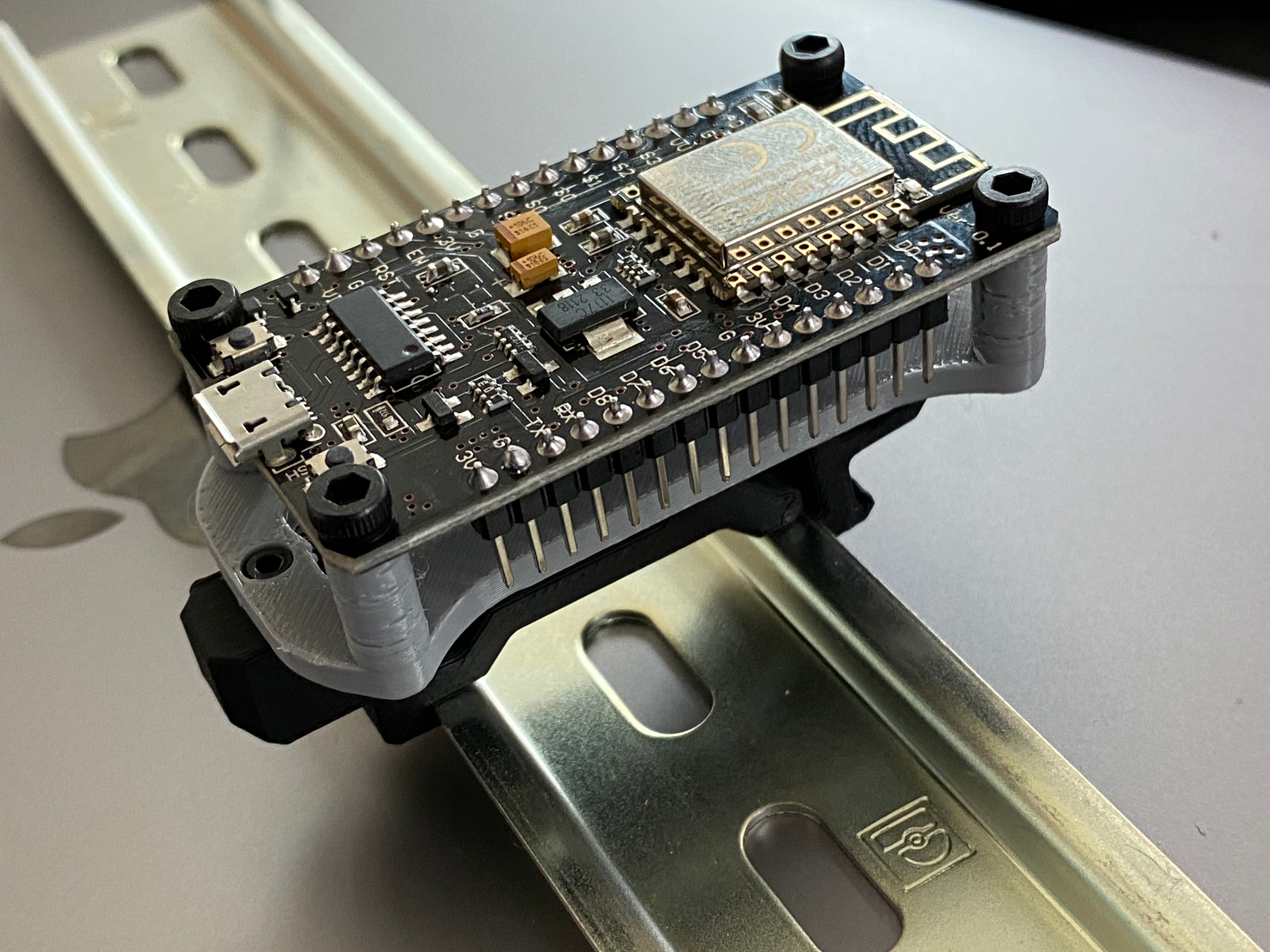 ESP8266 NodeMCU v3 DIN Mounting